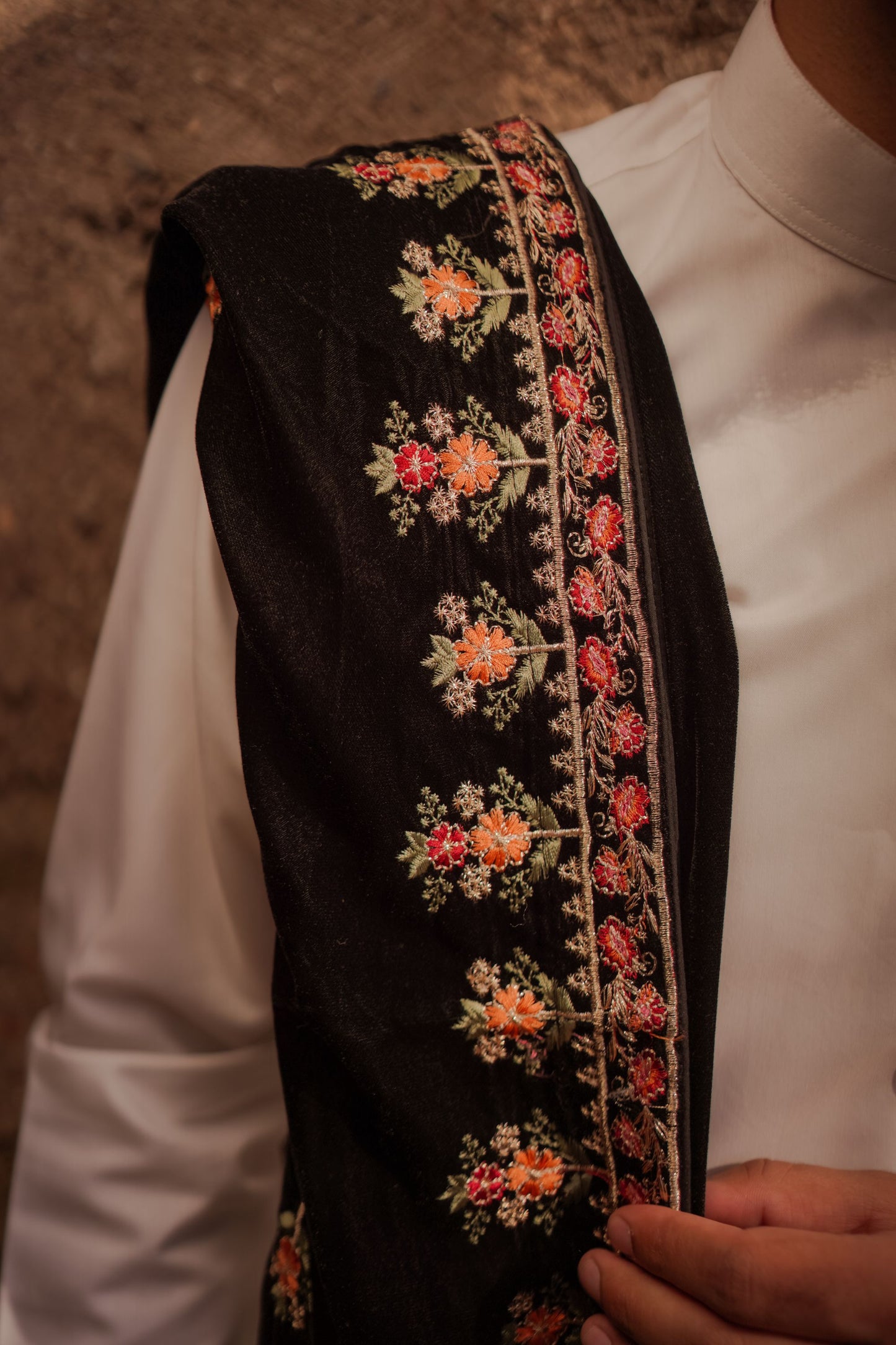 VT-149 Multi thread and tila work floral shawl (Unisex)