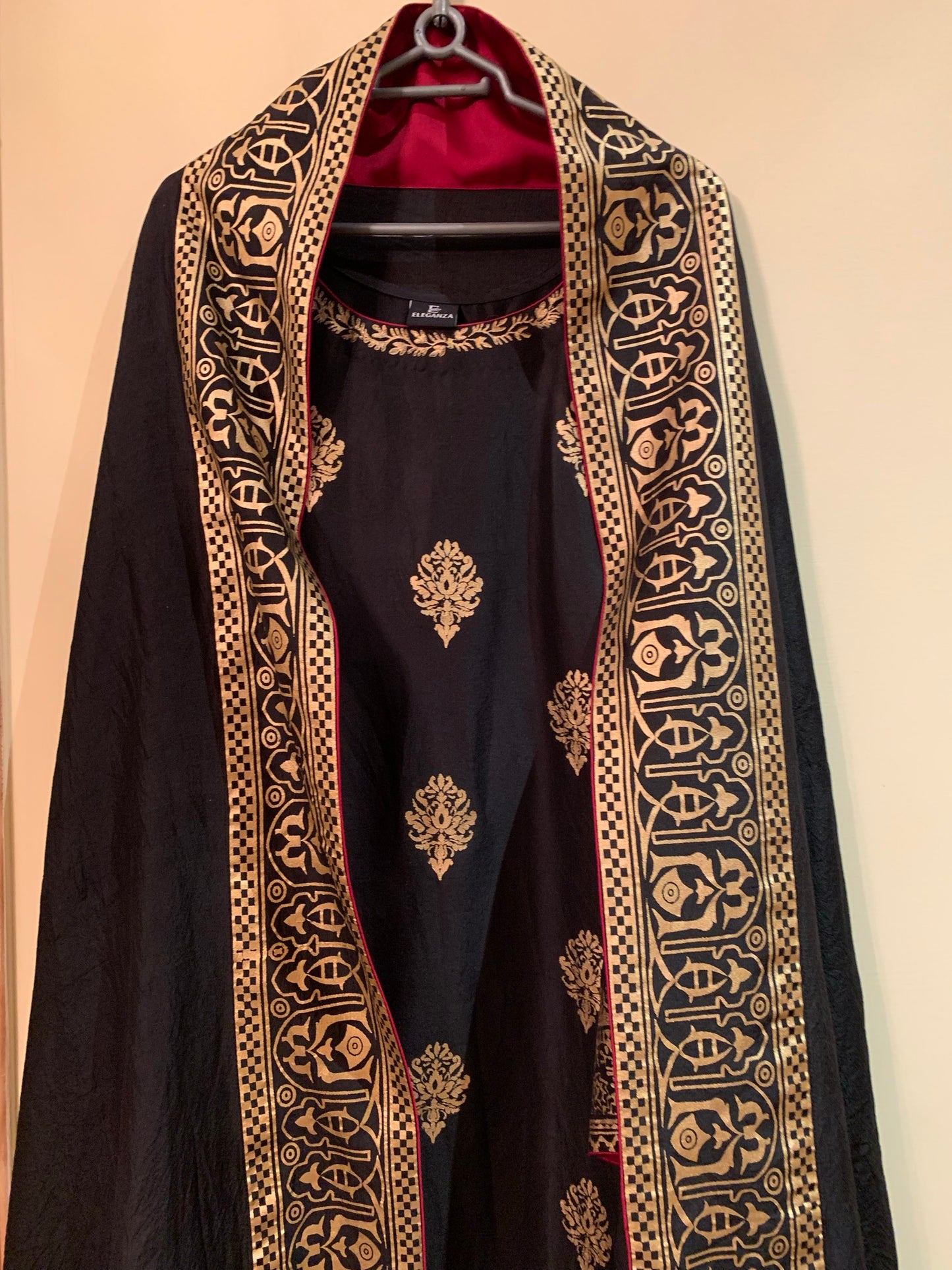Shahjahan – Black/Gold in Pure rawsilk with palta on borders