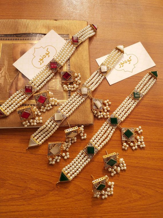 BE-302 Stone chokar set with pearls