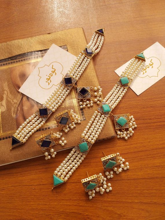 BE-302 Stone chokar set with pearls