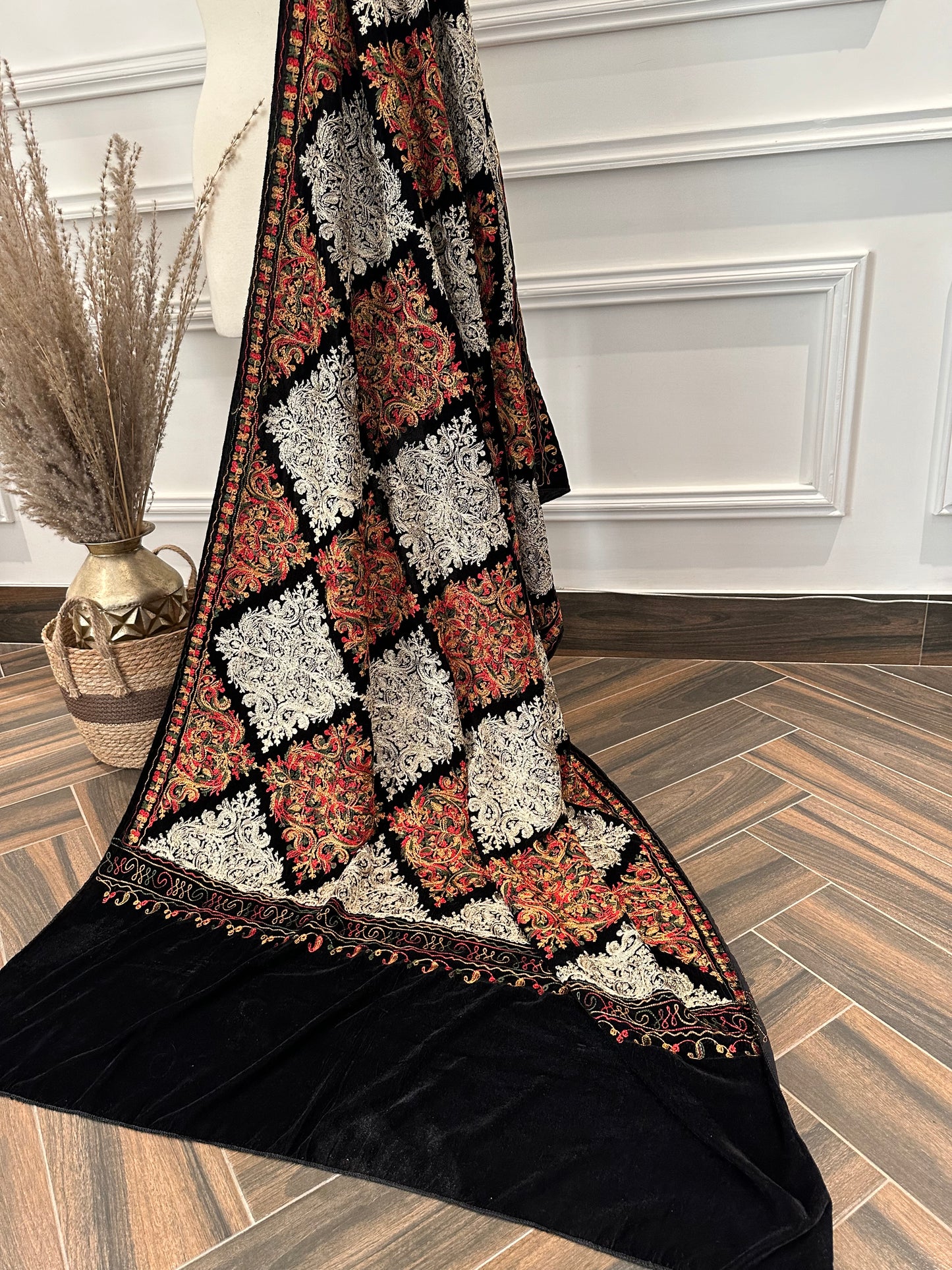 VT-100 Thread embroidered velvet shawl