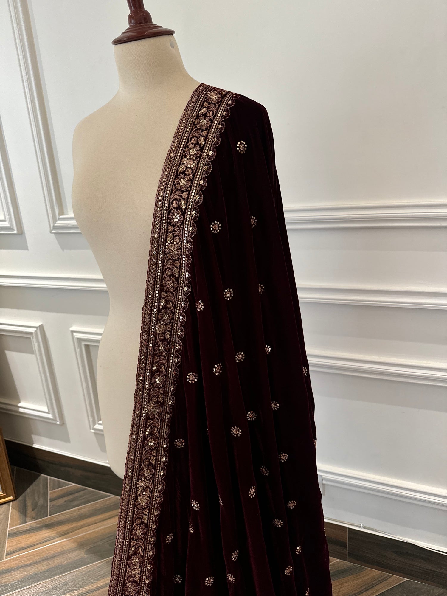 VT-181 Heavy Tila and Sequence work Royal Shawl