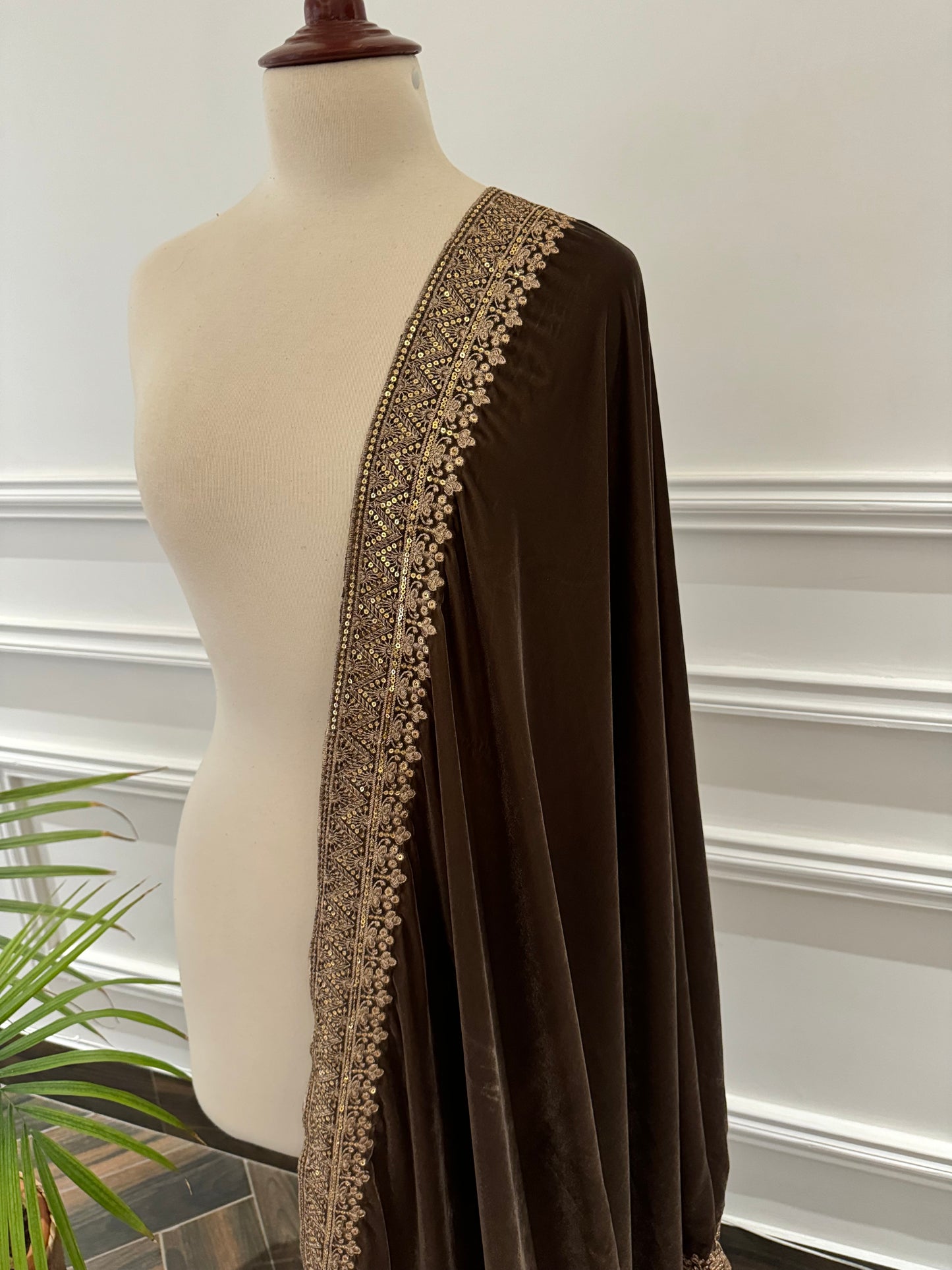 VT-205 Luxurious Tila and sequence bunch shawl