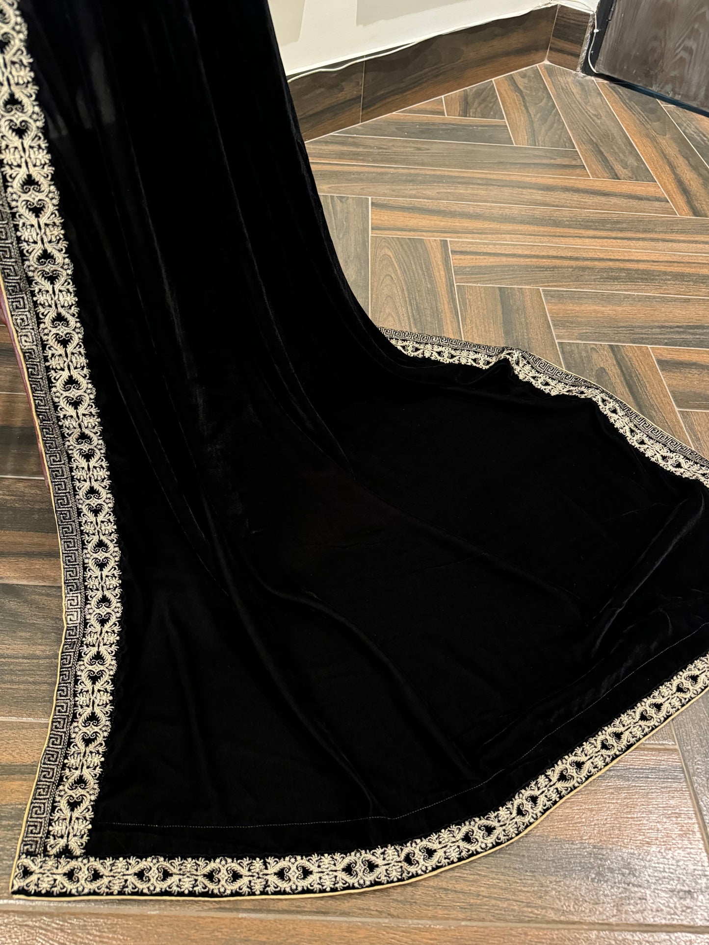 VT-135 Delicate Four side tila border embroidered shawl