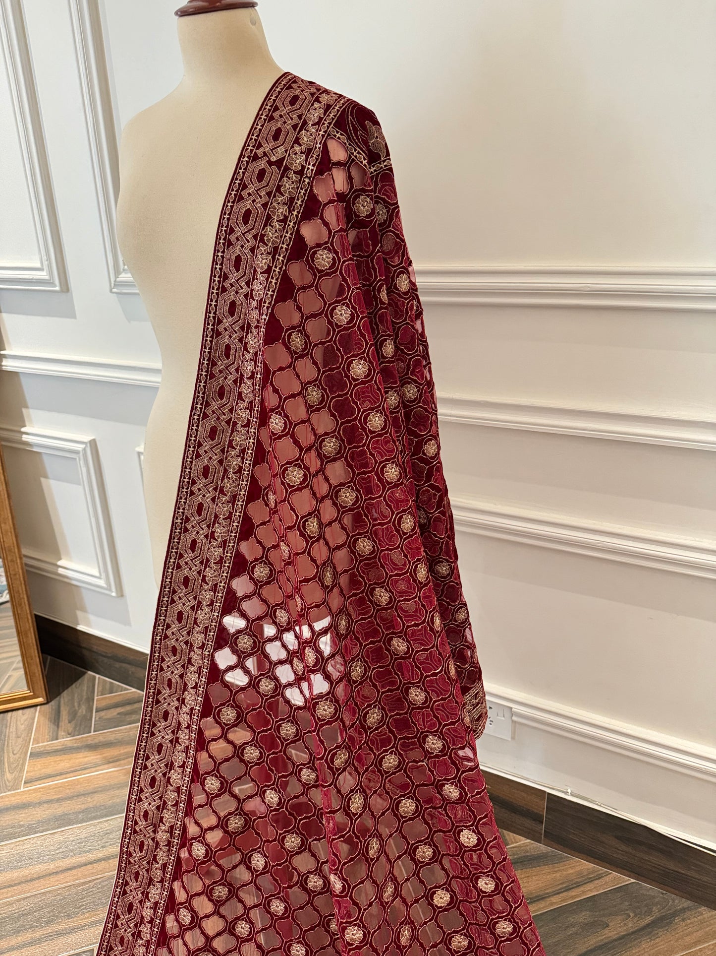 VT-133 Cutwork Embrodiered Jal velvet velvet shawls