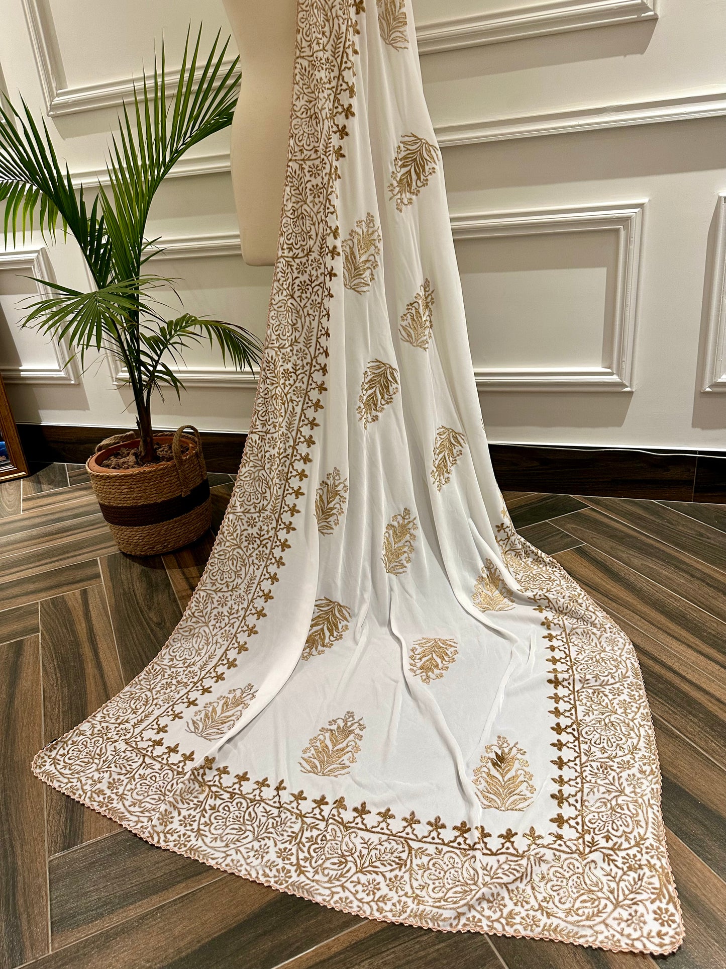VT- 167 White royal motive floral shawl