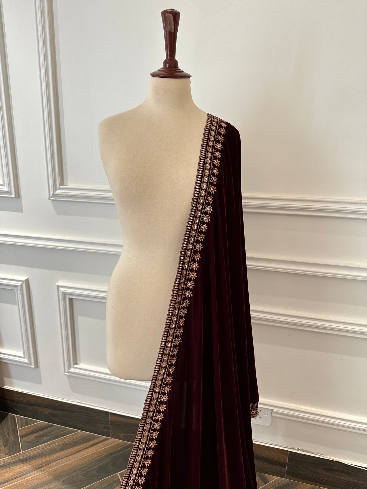 VT-132 Velvet Royale Tila and sequence Embroidered Velvet Shawl