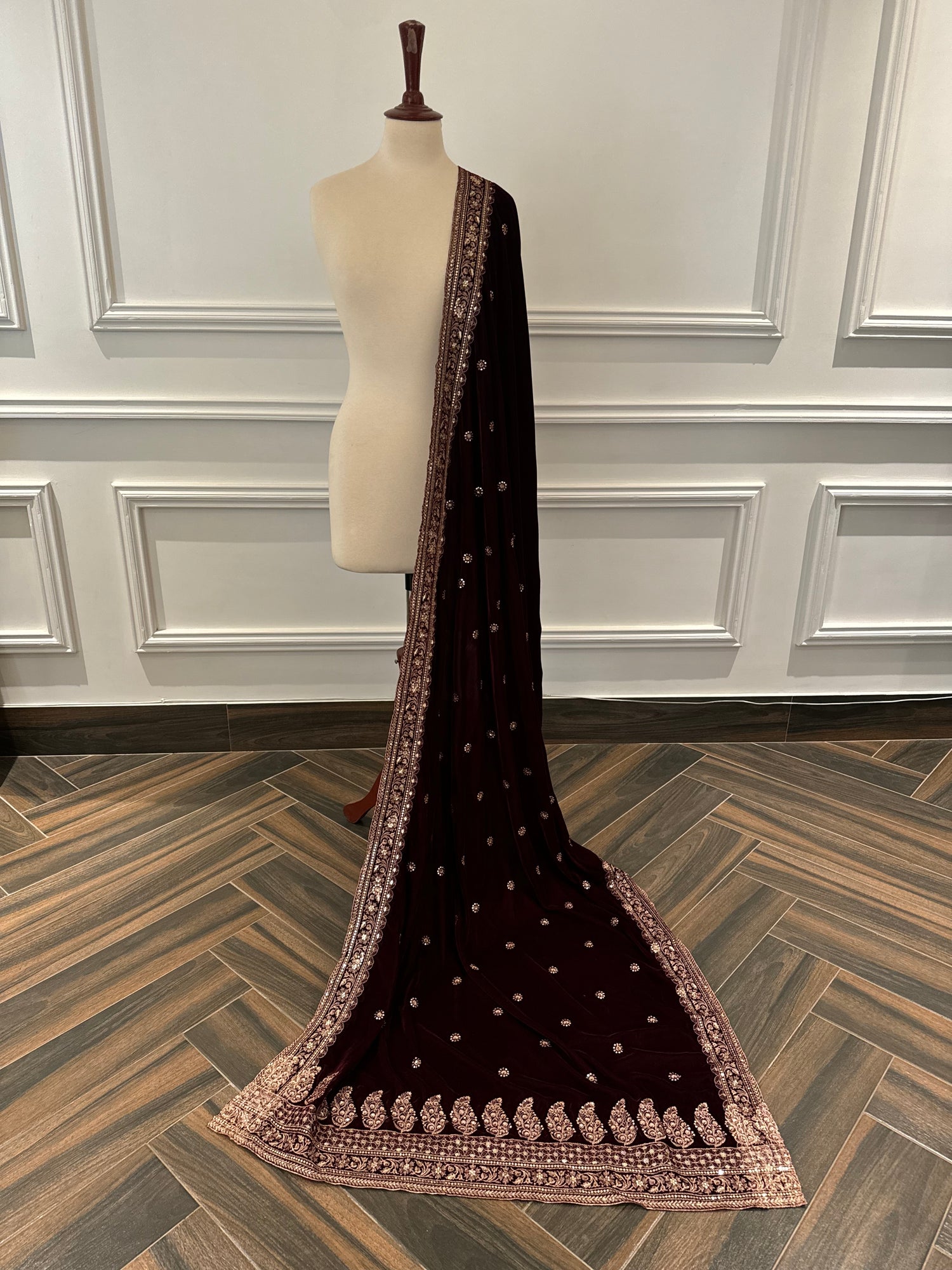 VT-181 Heavy Tila and Sequence work Royal Shawl