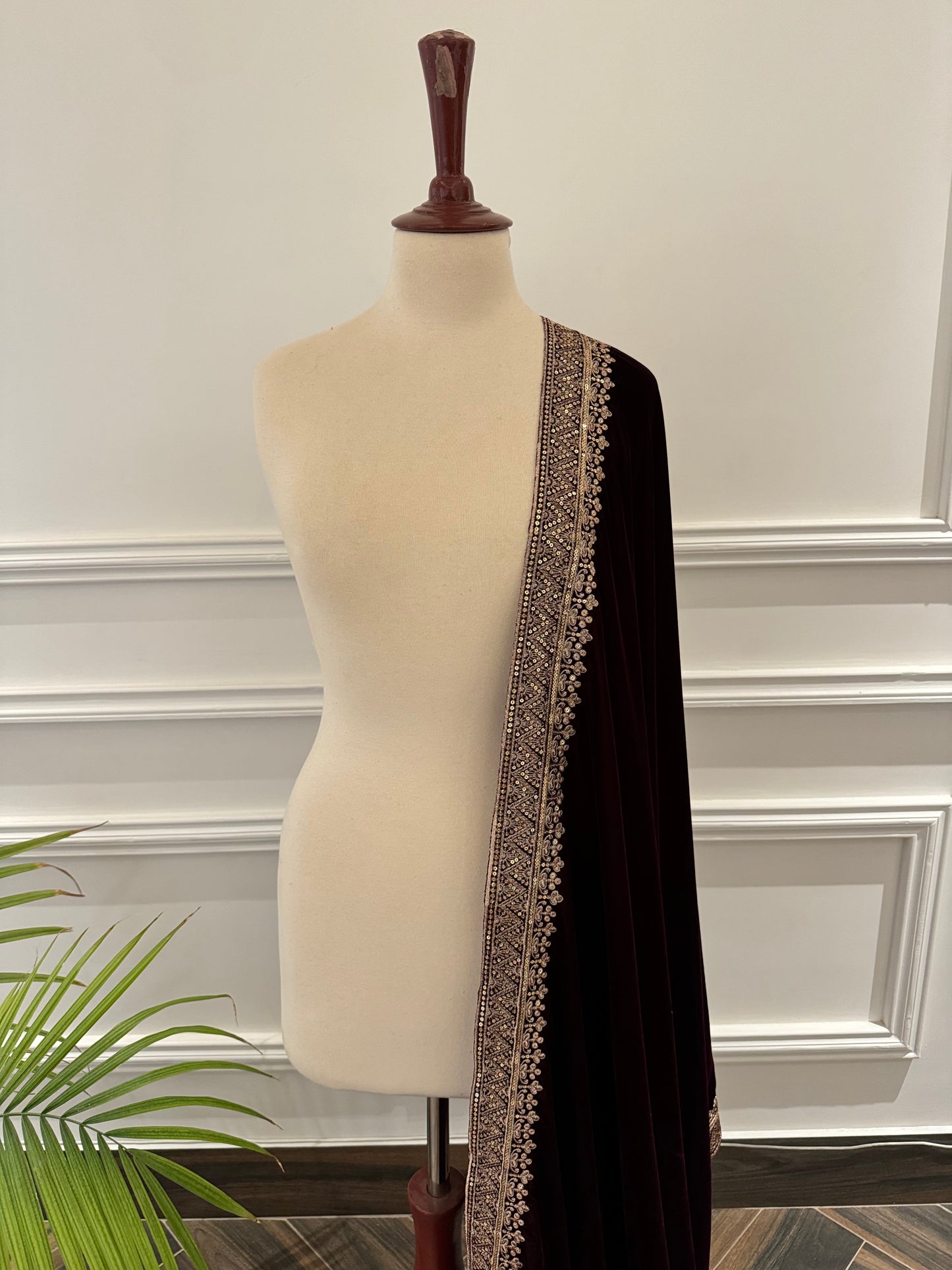 VT-205 Luxurious Tila and sequence bunch shawl