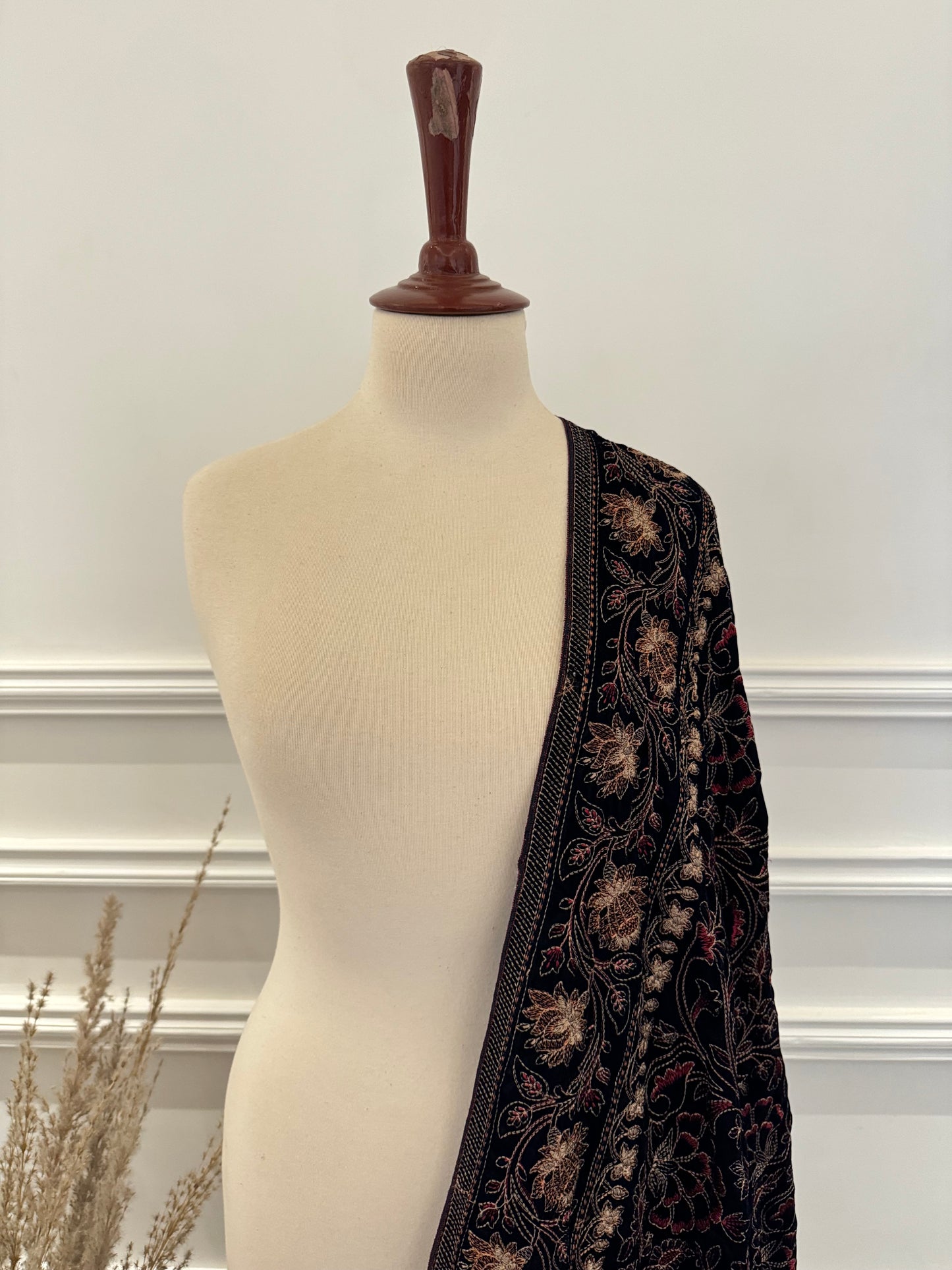 VT-103 Multi Thread Work Embroidered Shawl