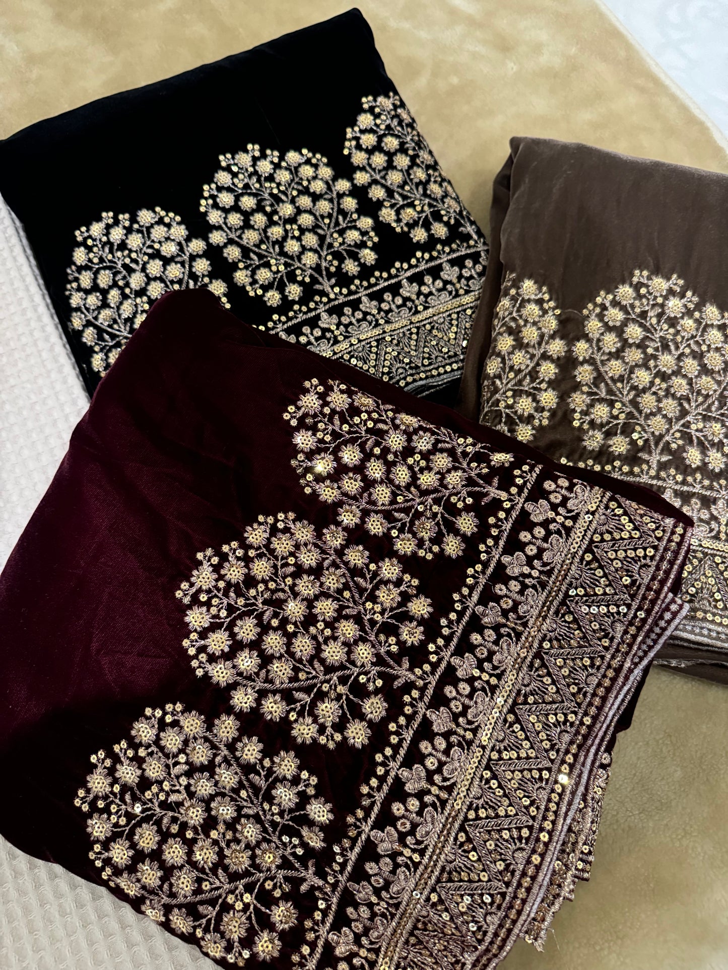 VT-205 Luxurious Tila and sequence bunch shawl