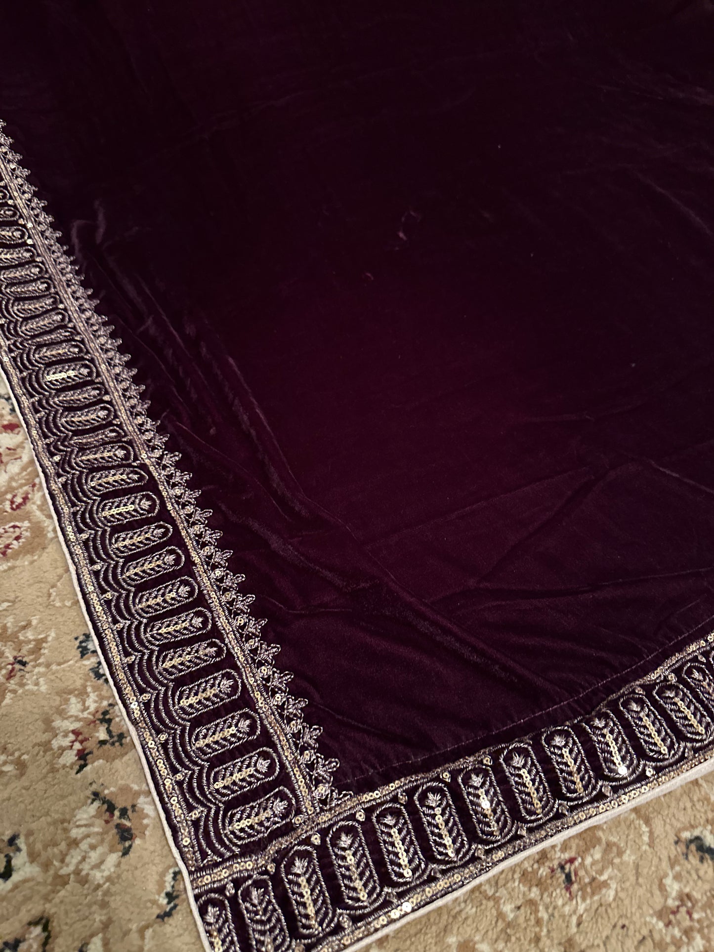 VT-175 Delicate Four side tila border embroidered shawl