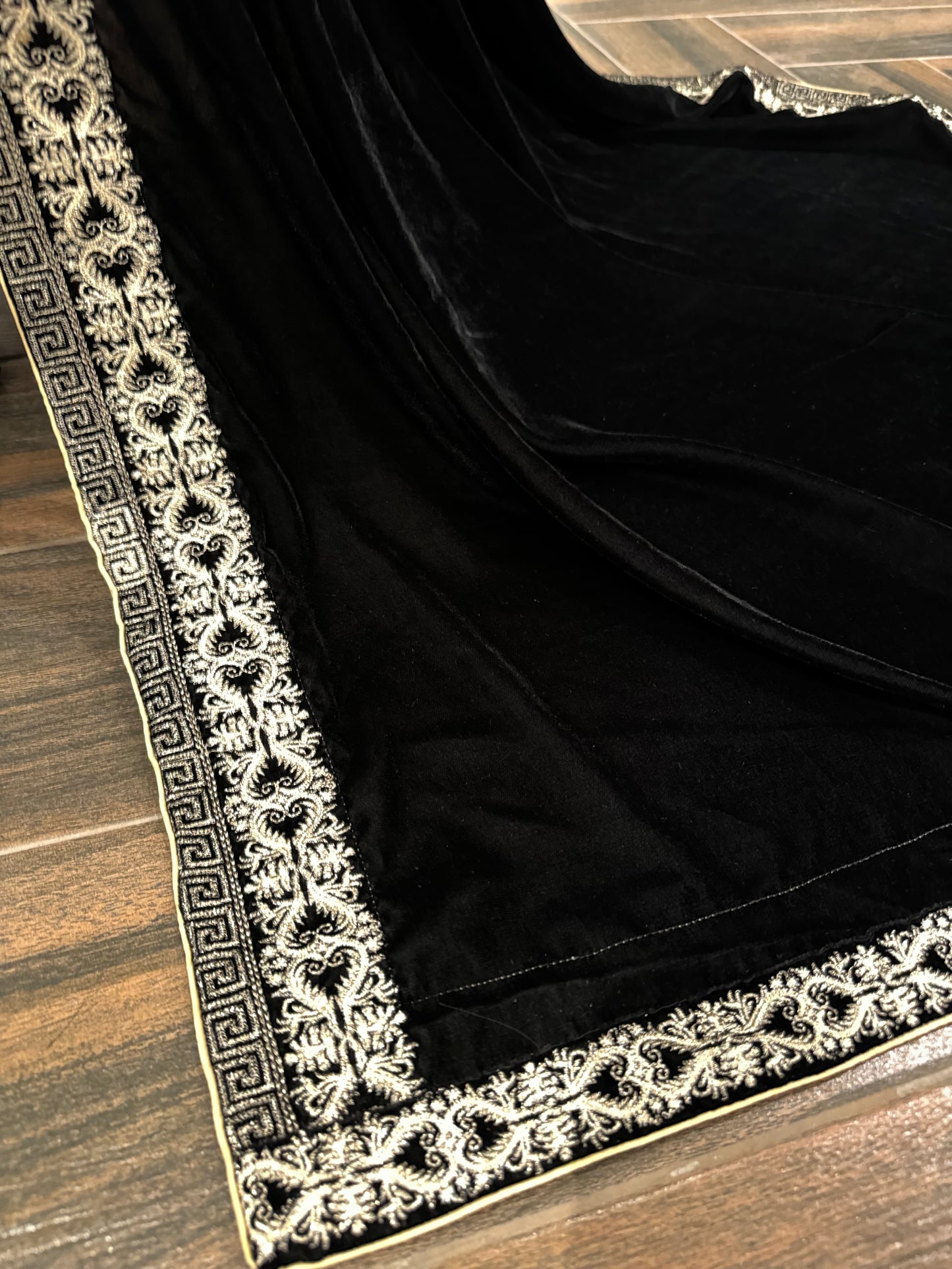 VT-135 Delicate Four side tila border embroidered shawl