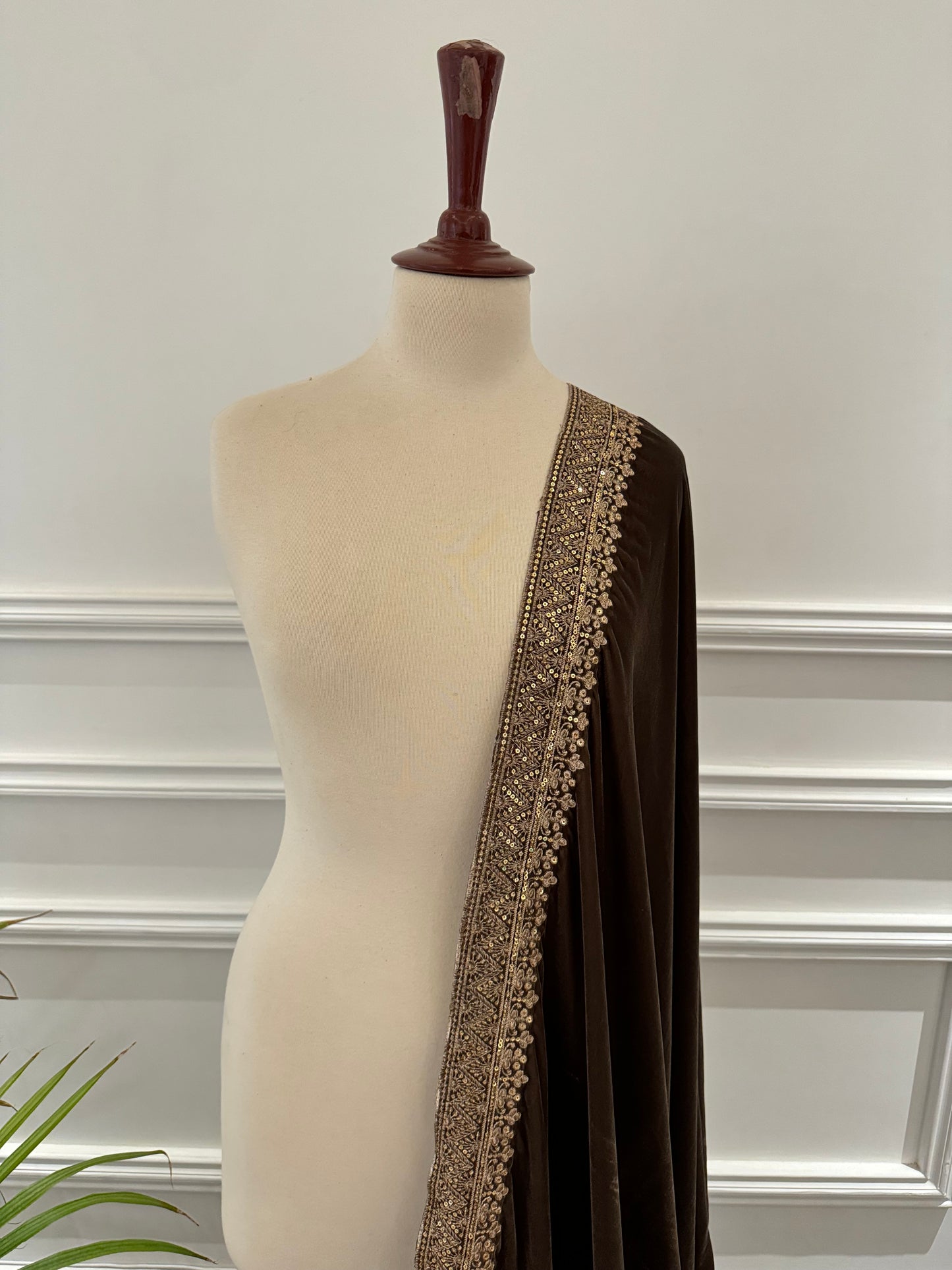 VT-205 Luxurious Tila and sequence bunch shawl