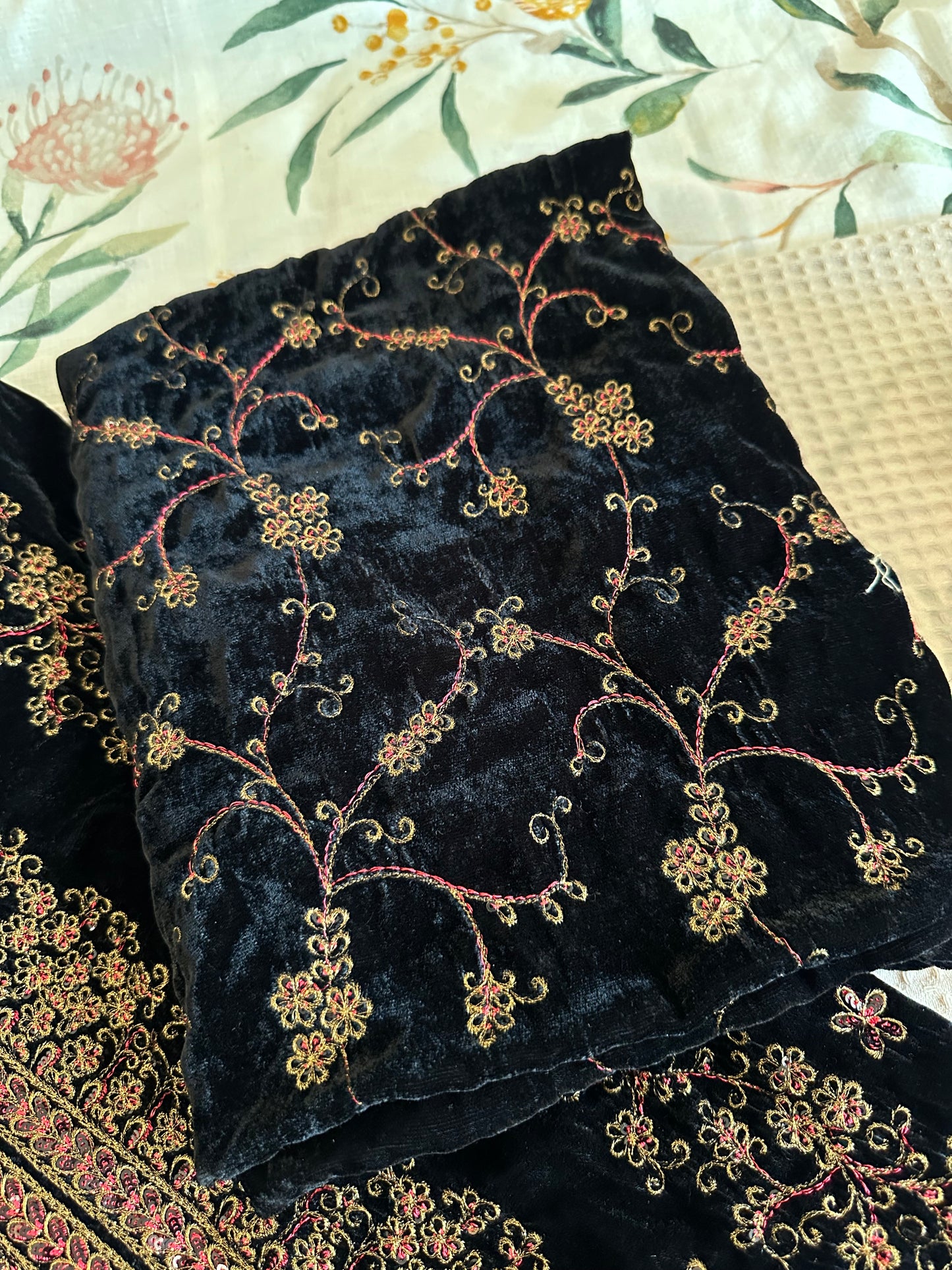 V-11 Sitari and thread embroidered 3pc velvet suits (unstitch)