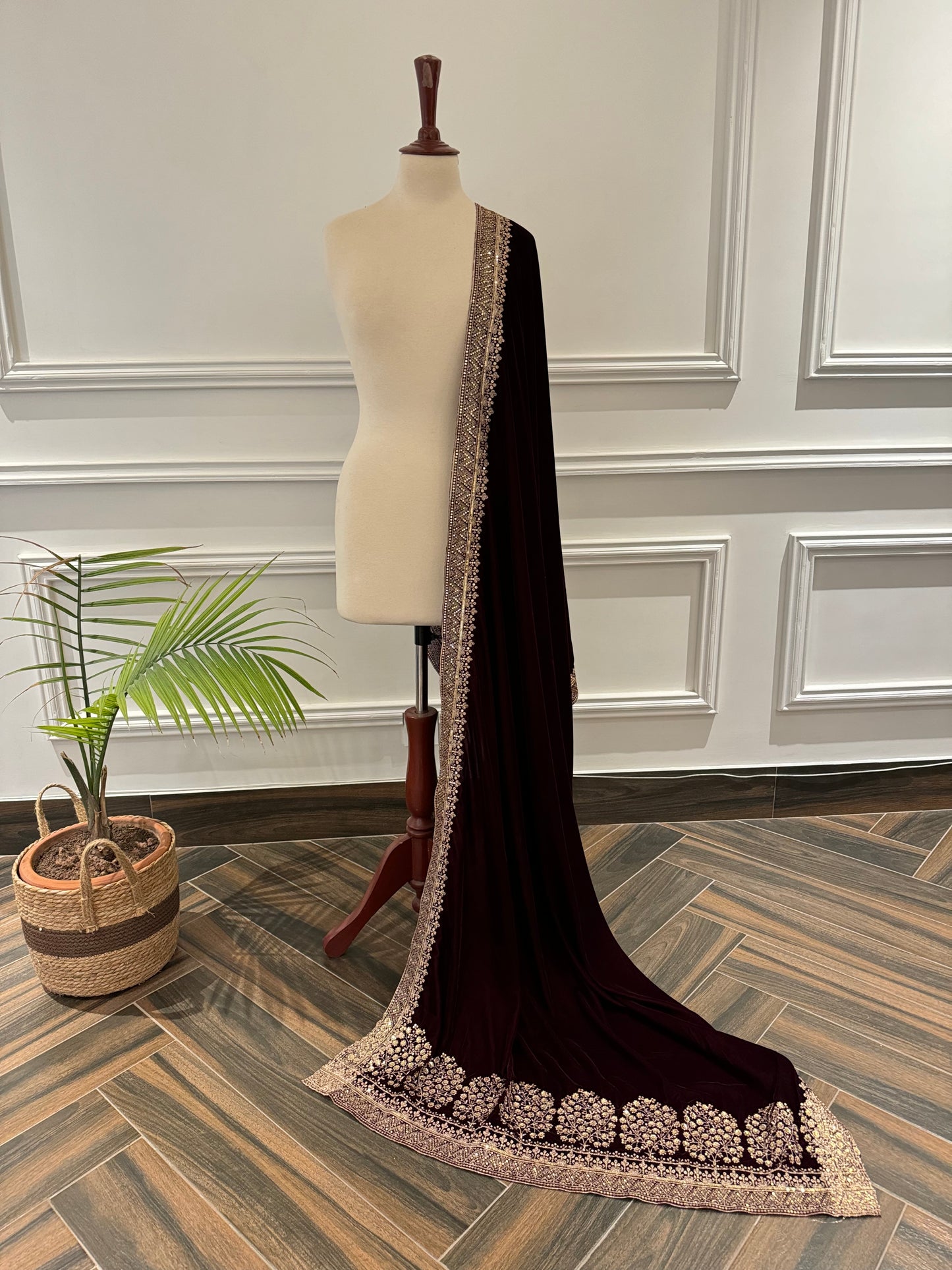 VT-205 Luxurious Tila and sequence bunch shawl