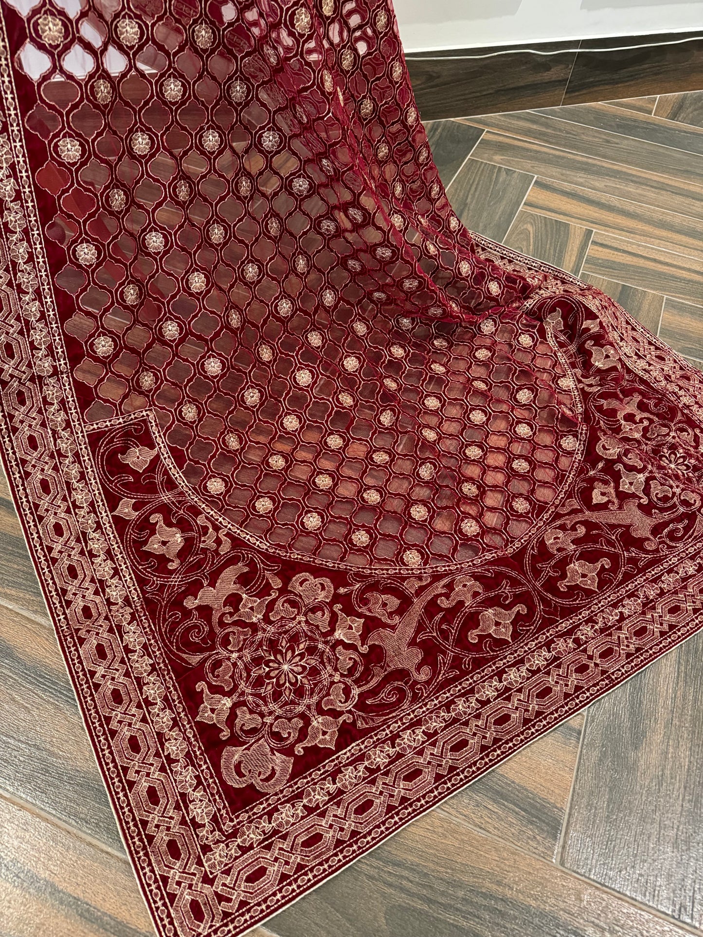 VT-133 Cutwork Embrodiered Jal velvet velvet shawls