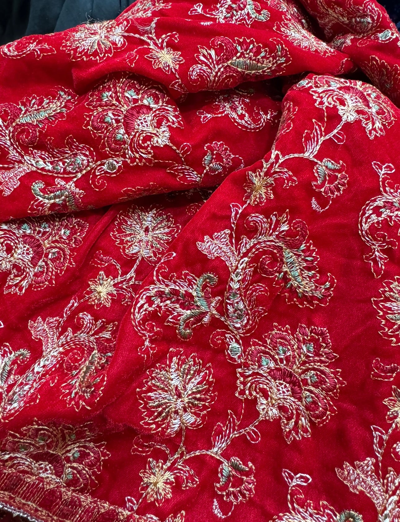 VT-131 Floral Thread work allover shawl