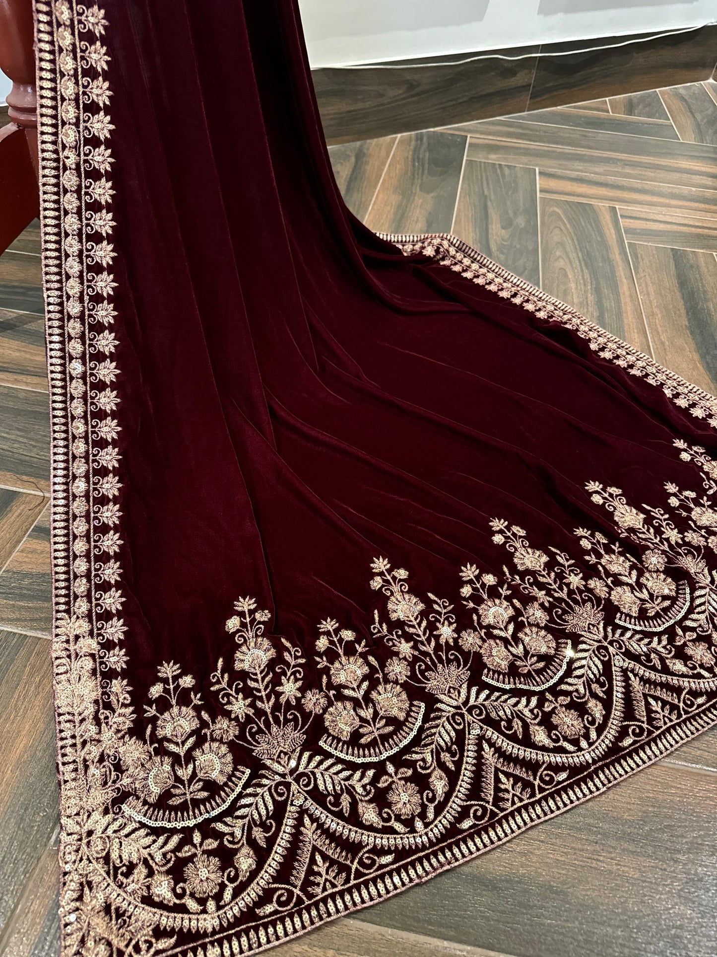 VT-132 Velvet Royale Tila and sequence Embroidered Velvet Shawl