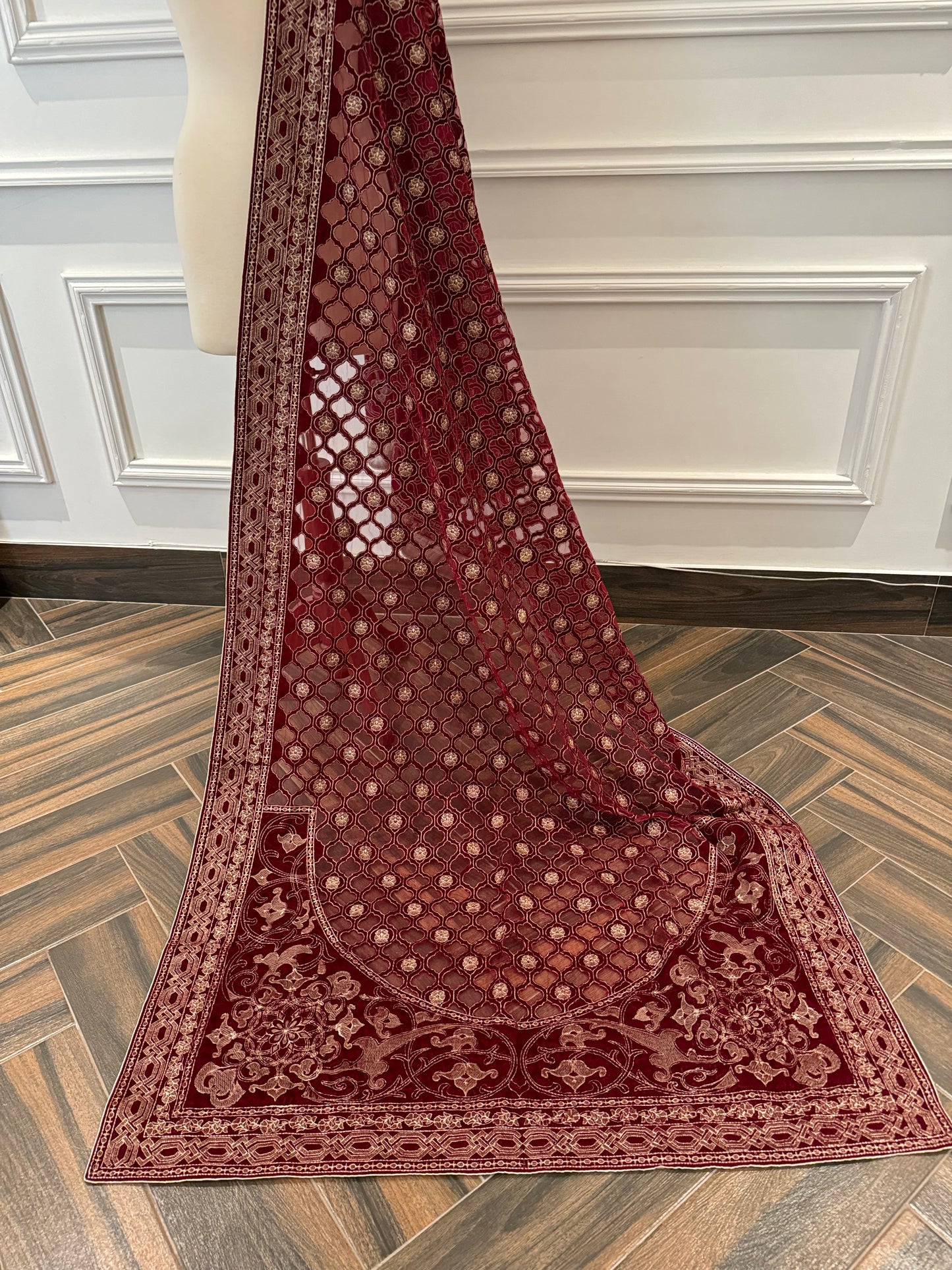 VT-133 Cutwork Embrodiered Jal velvet velvet shawls