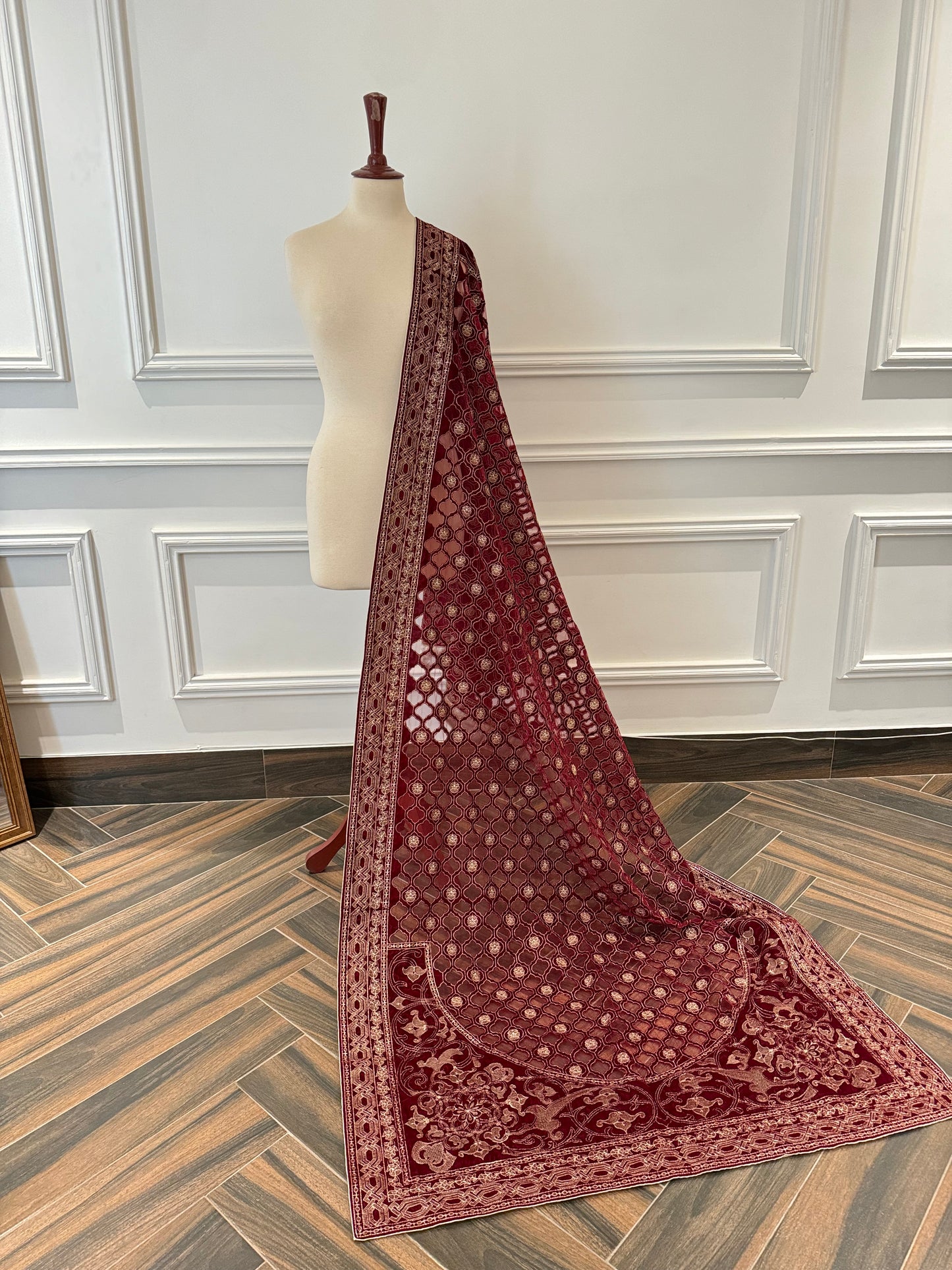 VT-133 Cutwork Embrodiered Jal velvet velvet shawls