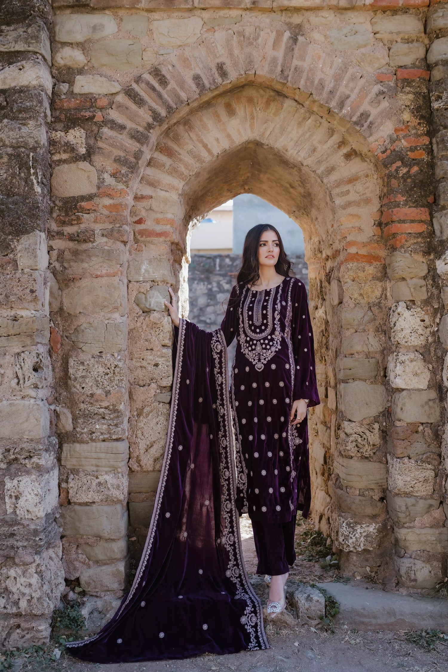 Exquisite velvet suit with intricate shirt embroidery, a detailed velvet shawl, and plain pants for a refined, elegant contrast.