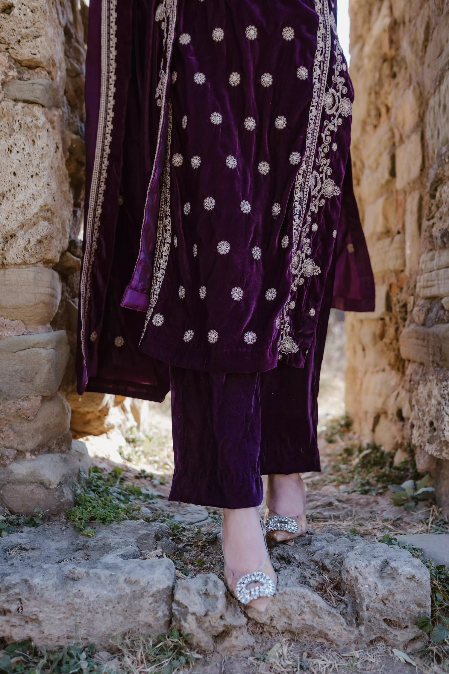 Exquisite velvet suit with intricate shirt embroidery, a detailed velvet shawl, and plain pants for a refined, elegant contrast.