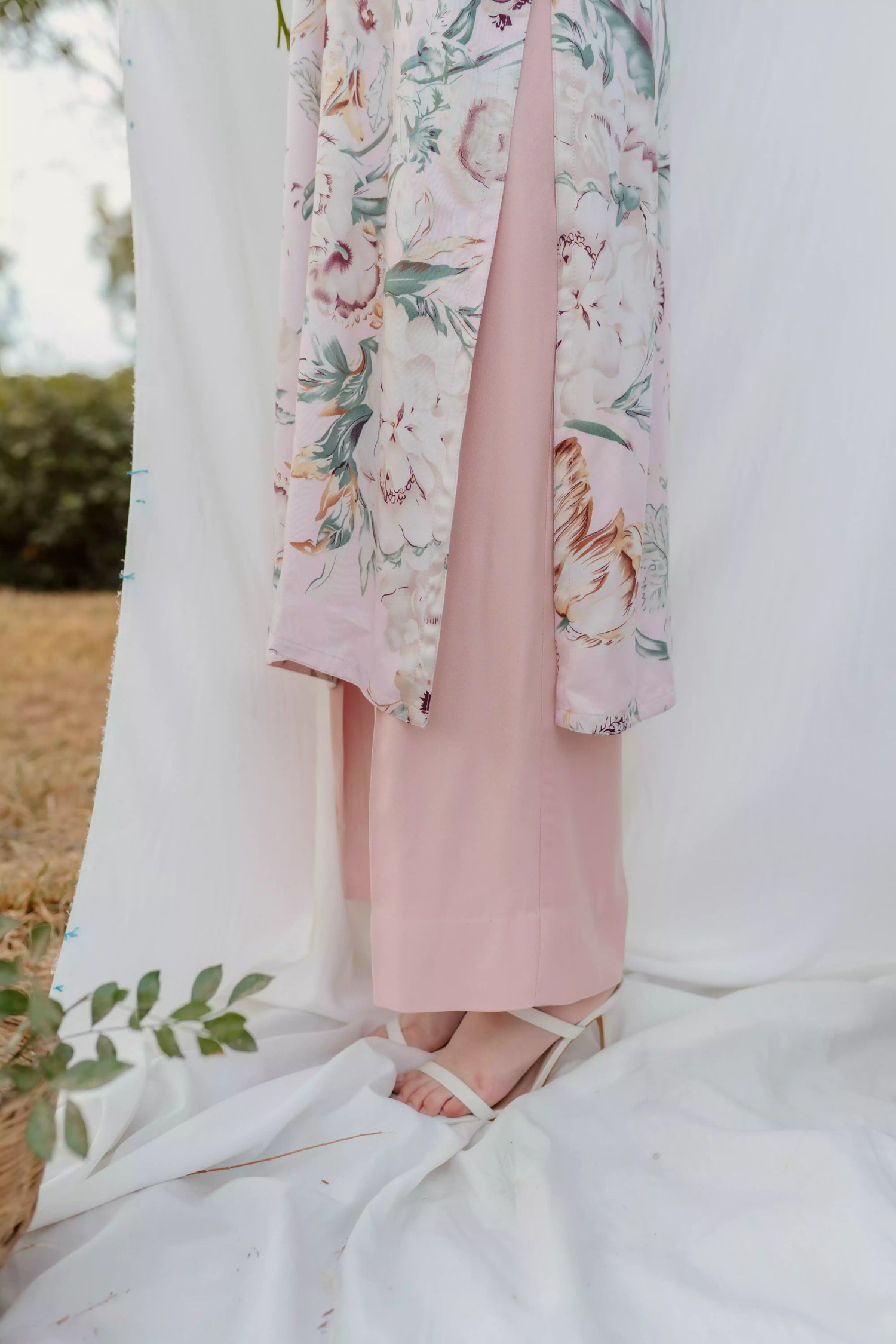 Dusty pink printed long Mareena shirt with flared trousers