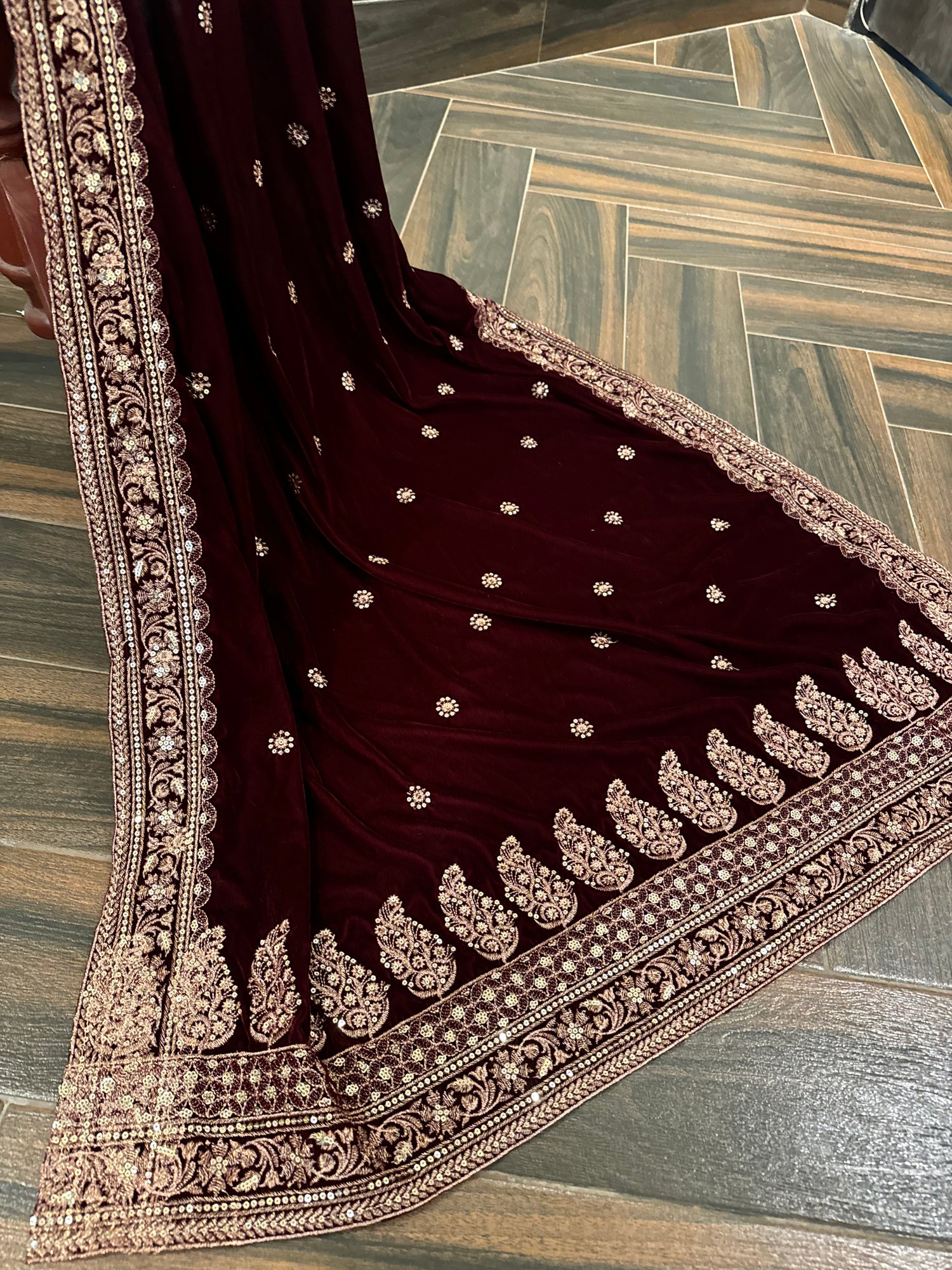 VT-181 Heavy Tila and Sequence work Royal Shawl