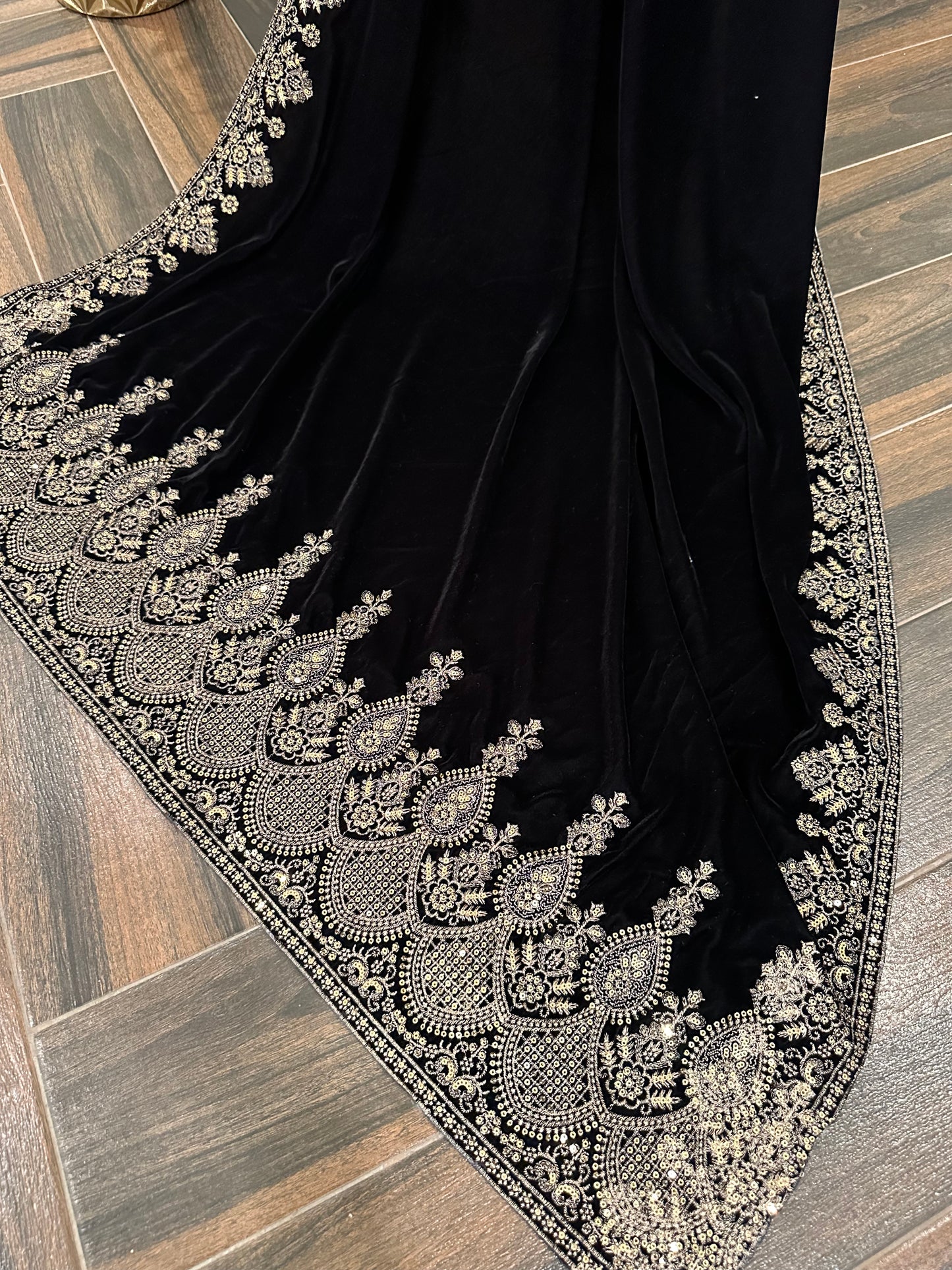VT-168 luxury heavy embroidered tila work shawl