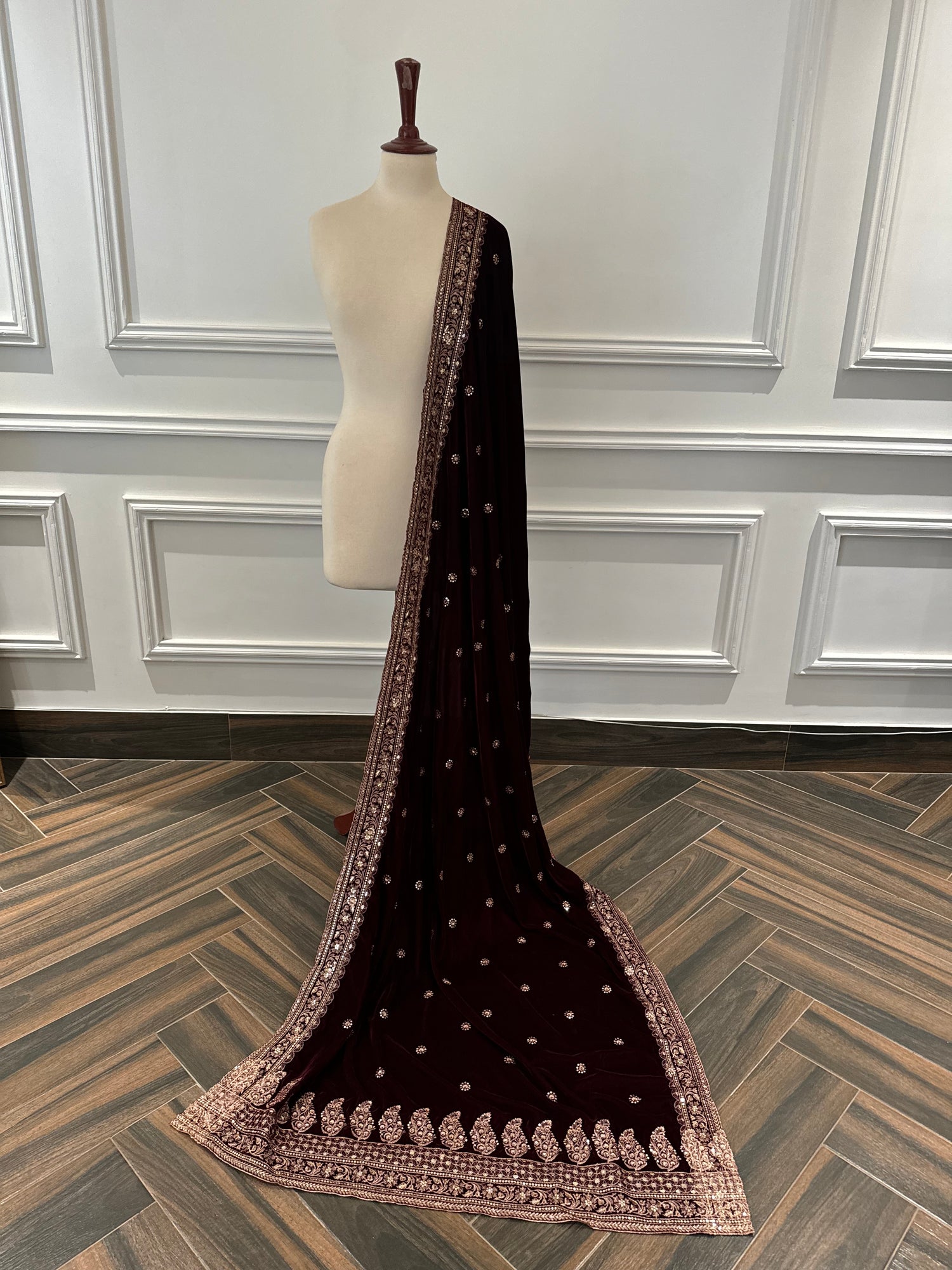 VT-181 Heavy Tila and Sequence work Royal Shawl