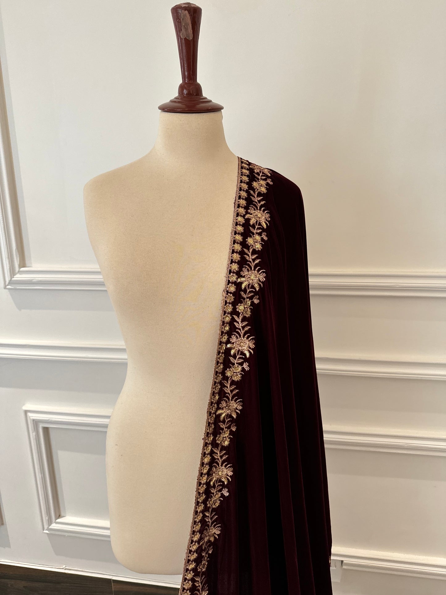 VT-137 Floral Bunch Embroidered velvet shawl