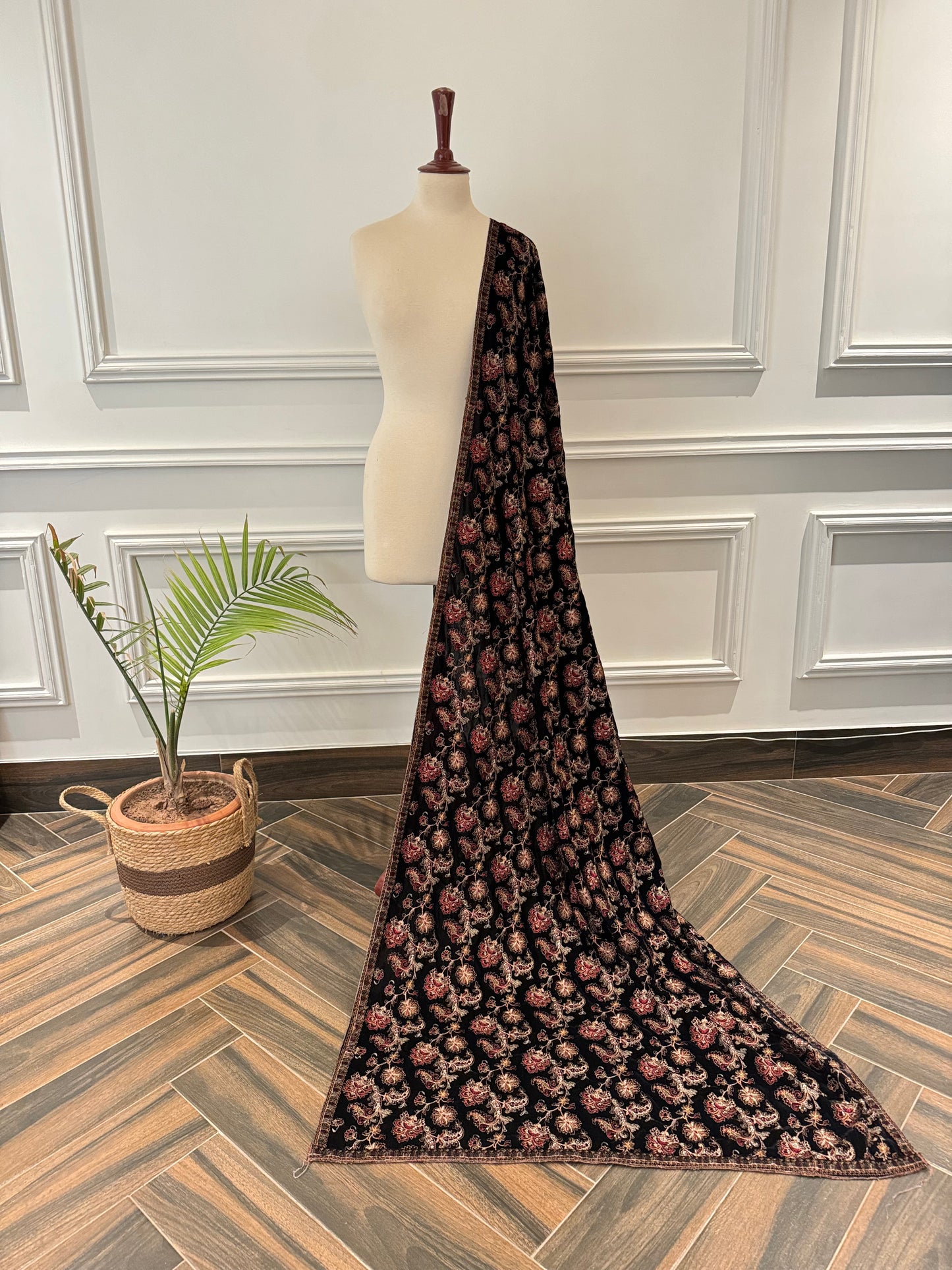 VT-131 Floral Thread work allover shawl