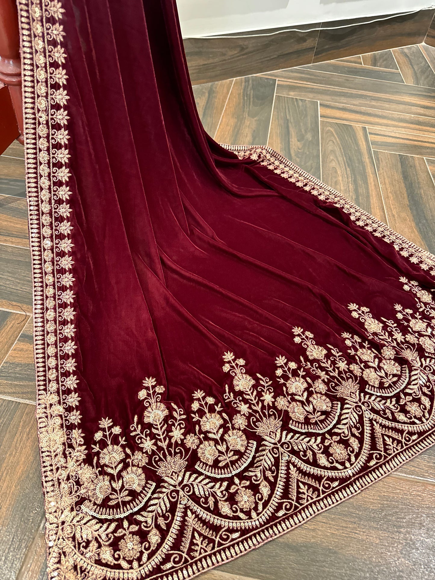 VT-132 Velvet Royale Tila and sequence Embroidered Velvet Shawl