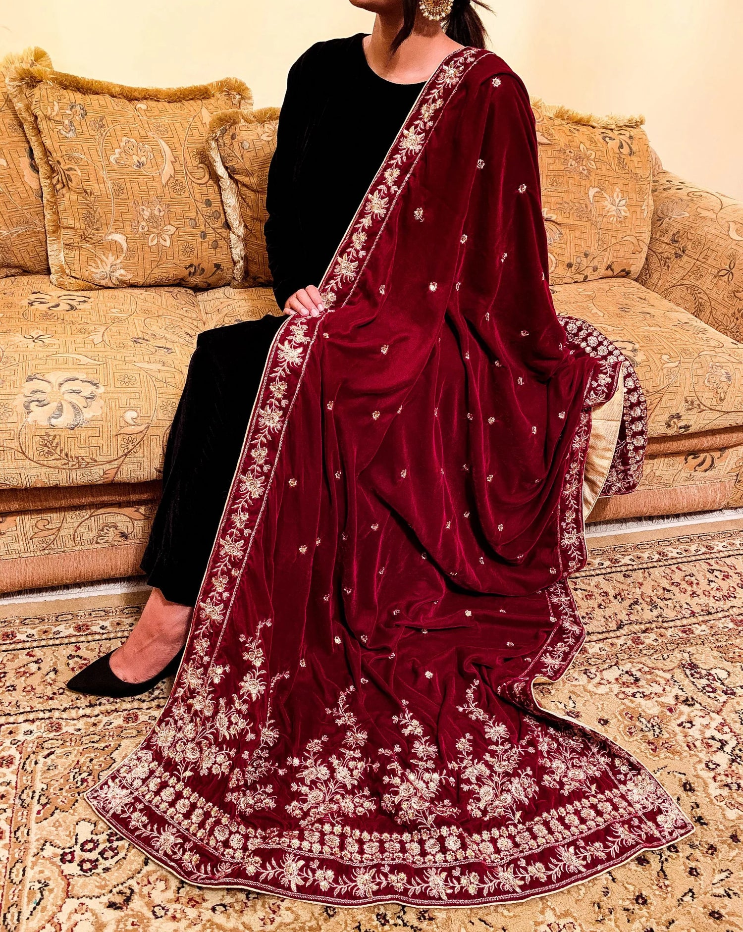 Elevate your wardrobe with embroidered tila and sequence floral velvet shawl with intricate floral bunch motifs on palu and chata spread, perfect for weddings, festive occasions, and formal wear.