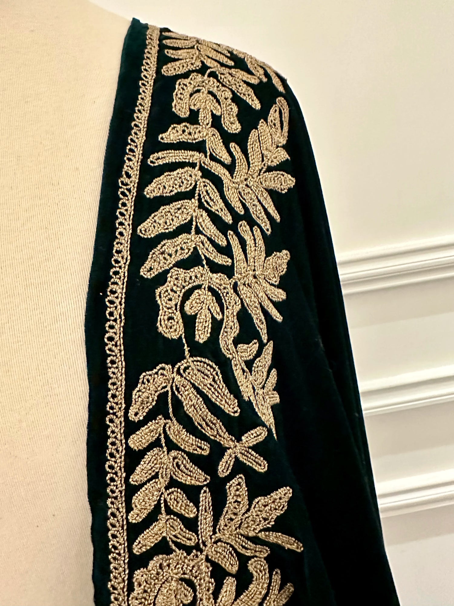 Luxurious Dori Work Embroidered Unisex Shawl with hand-embroidered floral border on four sides adored with elegant and versatile design.