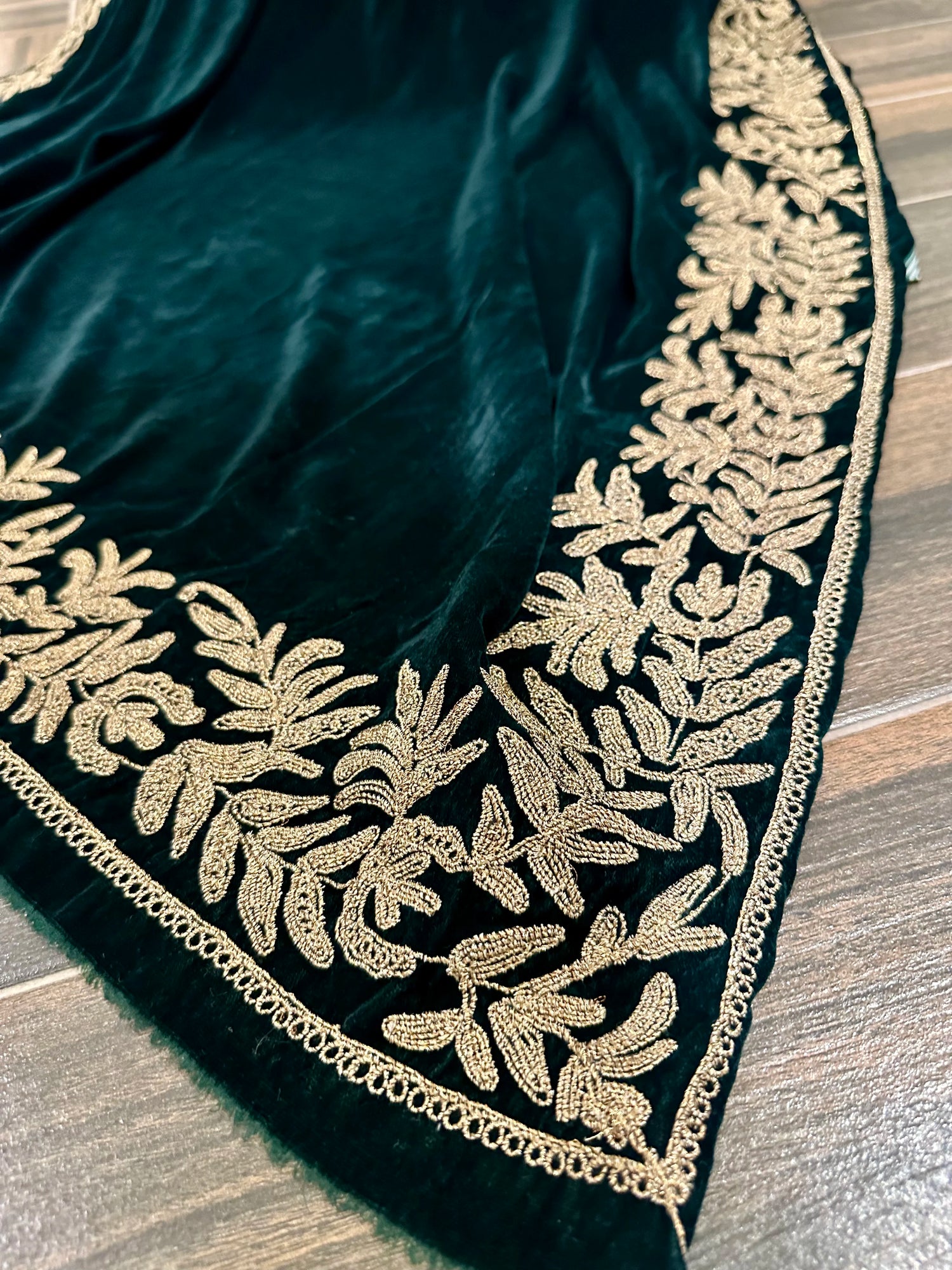 Luxurious Dori Work Embroidered Unisex Shawl with hand-embroidered floral border on four sides adored with elegant and versatile design.