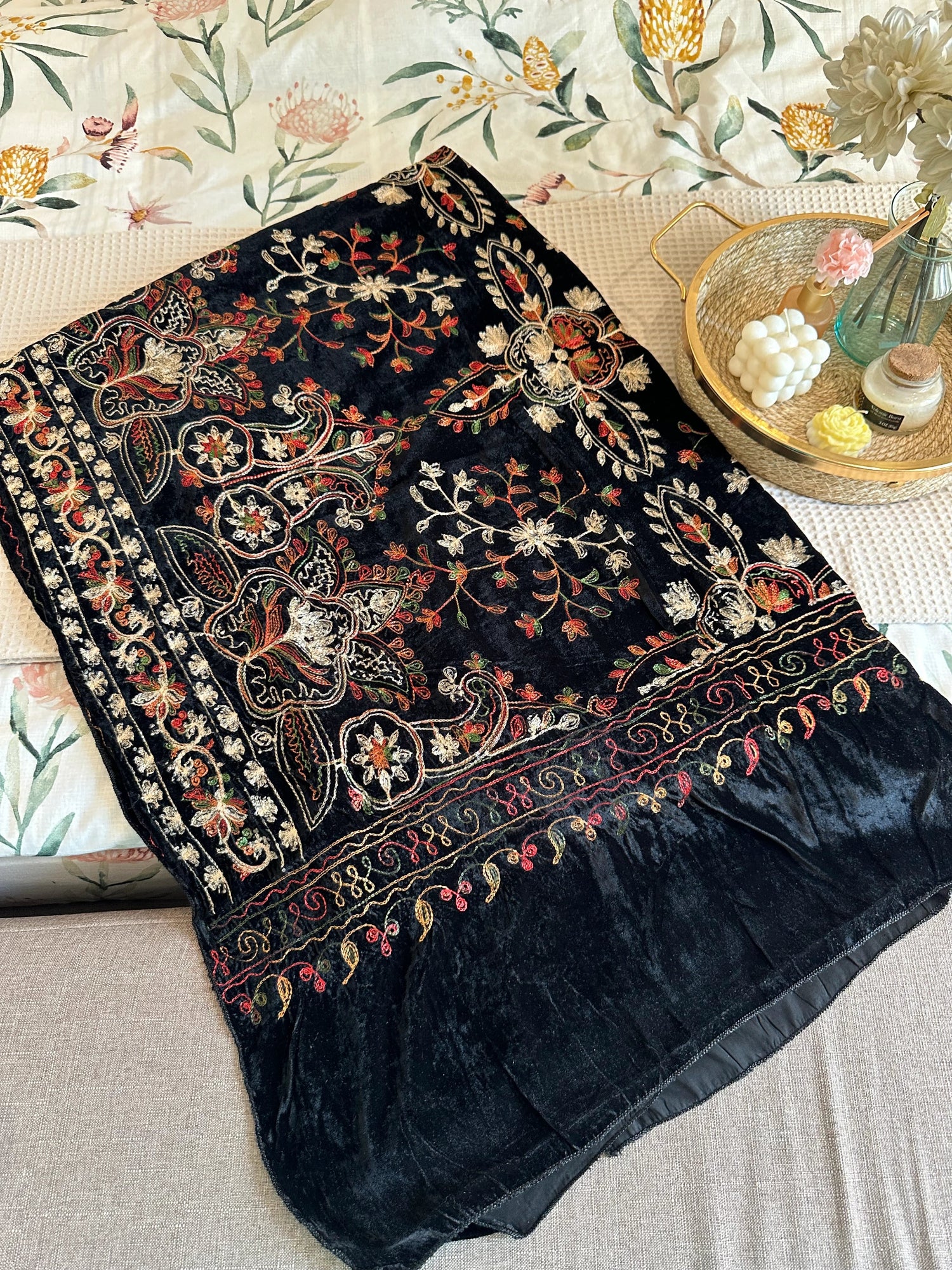 A multi-thread kashmiri velvet shawl, featuring a chic design that embodies elegance and timeless fashion.