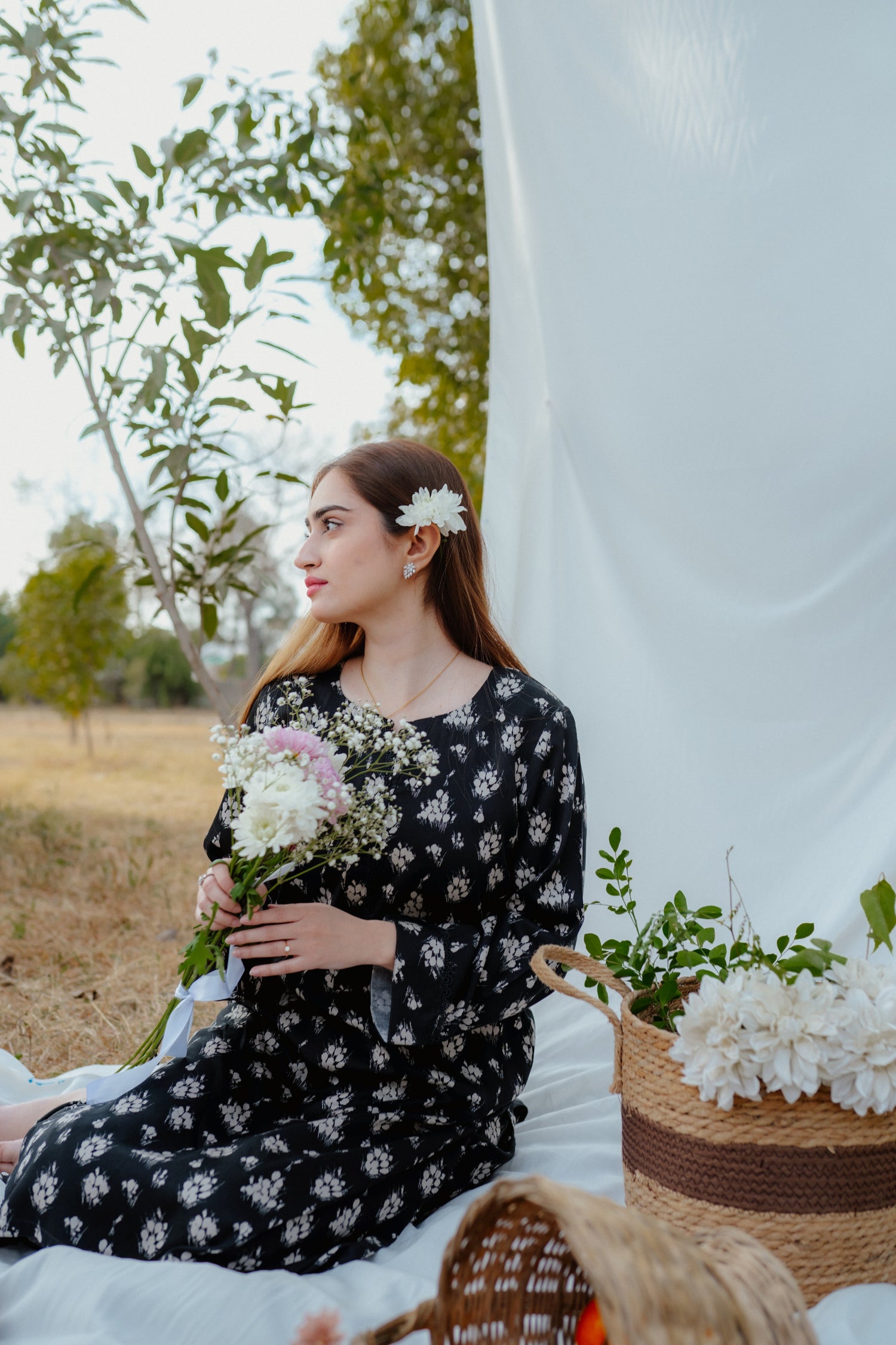 Black and white Floral Mareena printed separate with lace detailing
