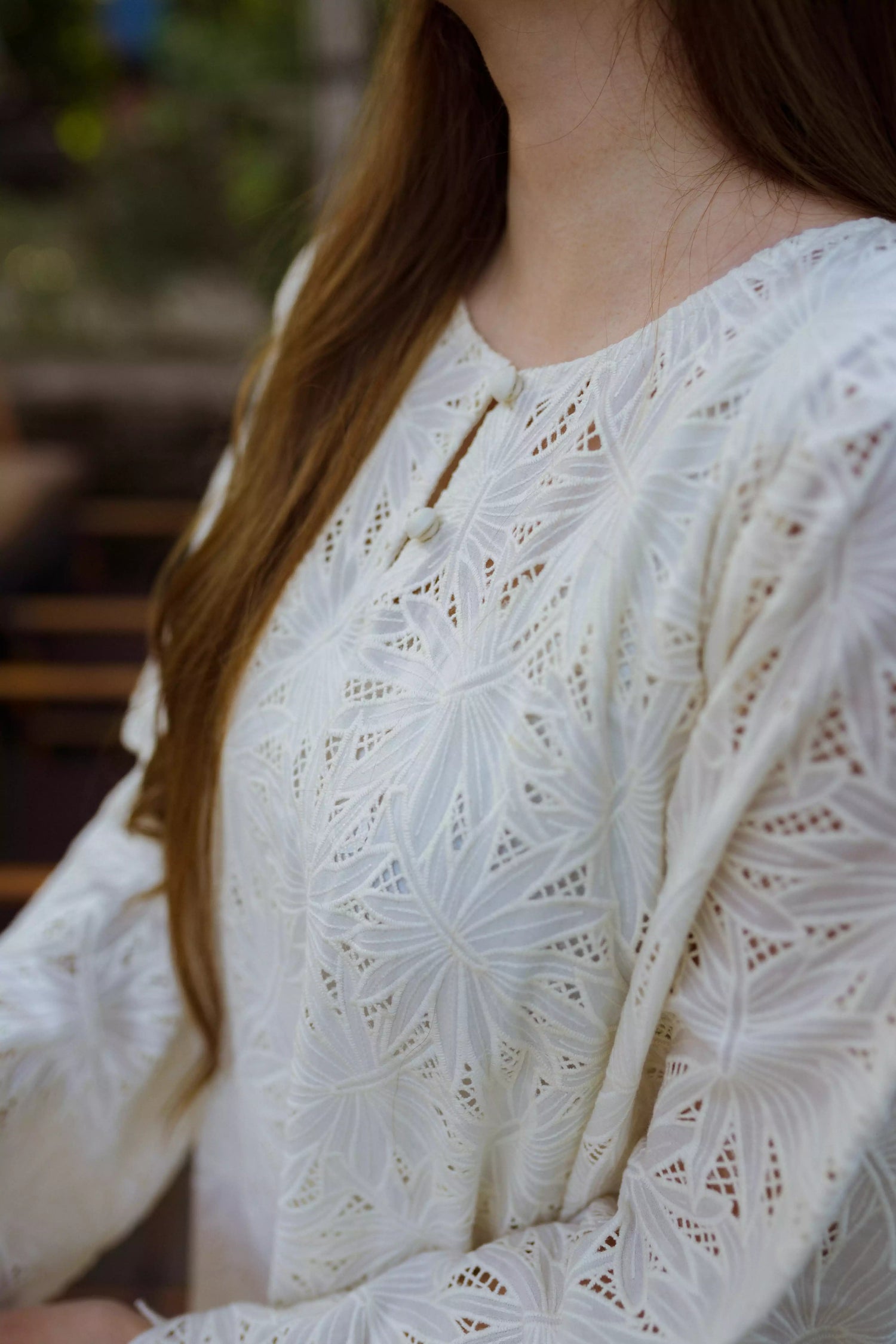 White kaftan kurta with leaf Shiffli embroidery and flared sleeves

