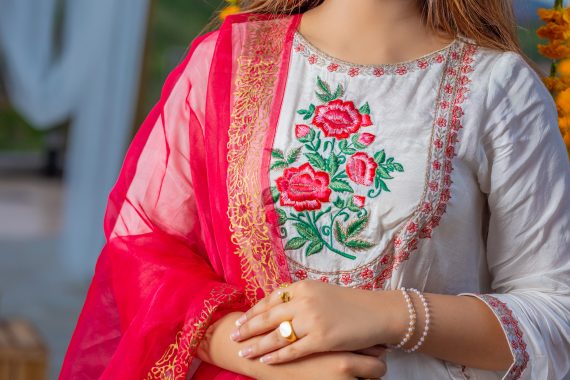 White Rawsilk Marjan 2PC – Embroidered Tila & Thread Work Set