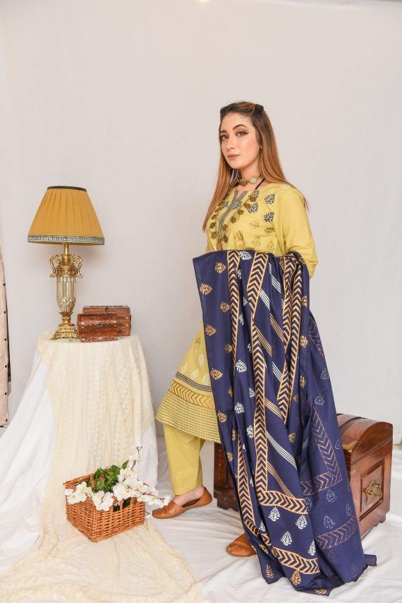LUX-05 Noor bano