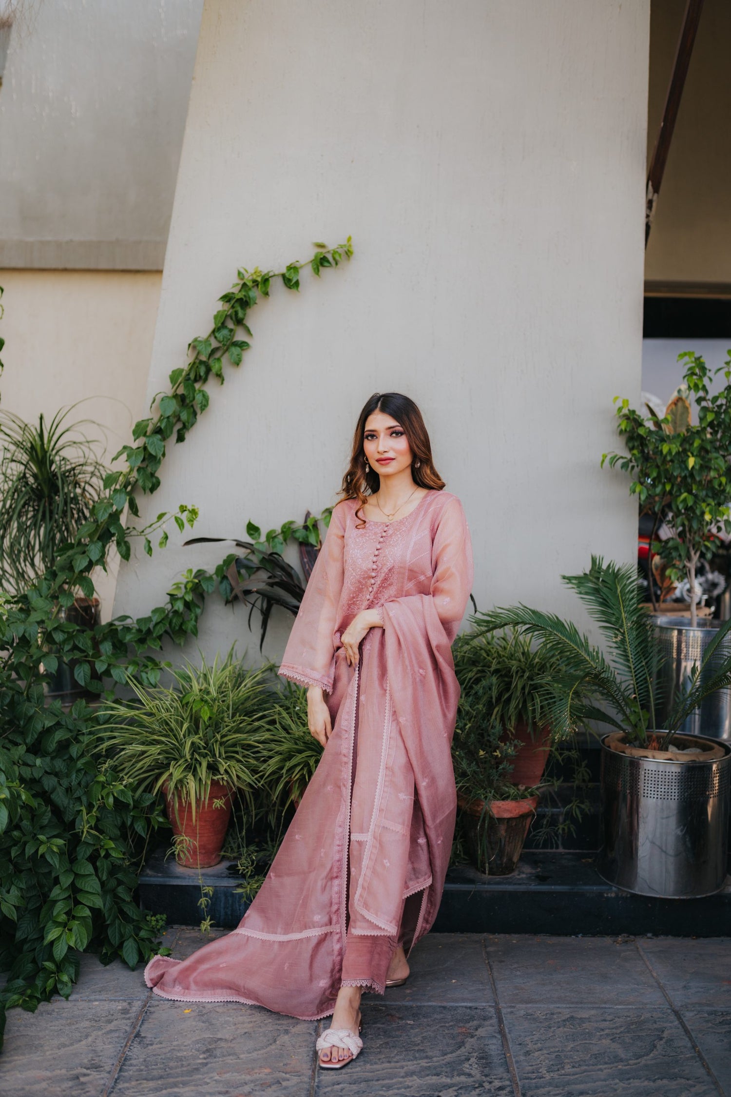 AU-01 – Tea Pink Khaddi Cotton Net Embroidered 3PC Suit