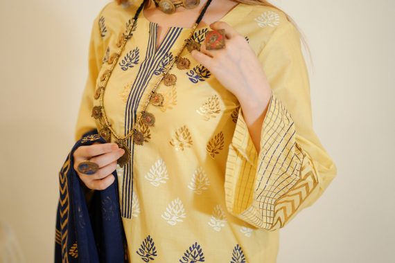 LUX-05 Noor bano