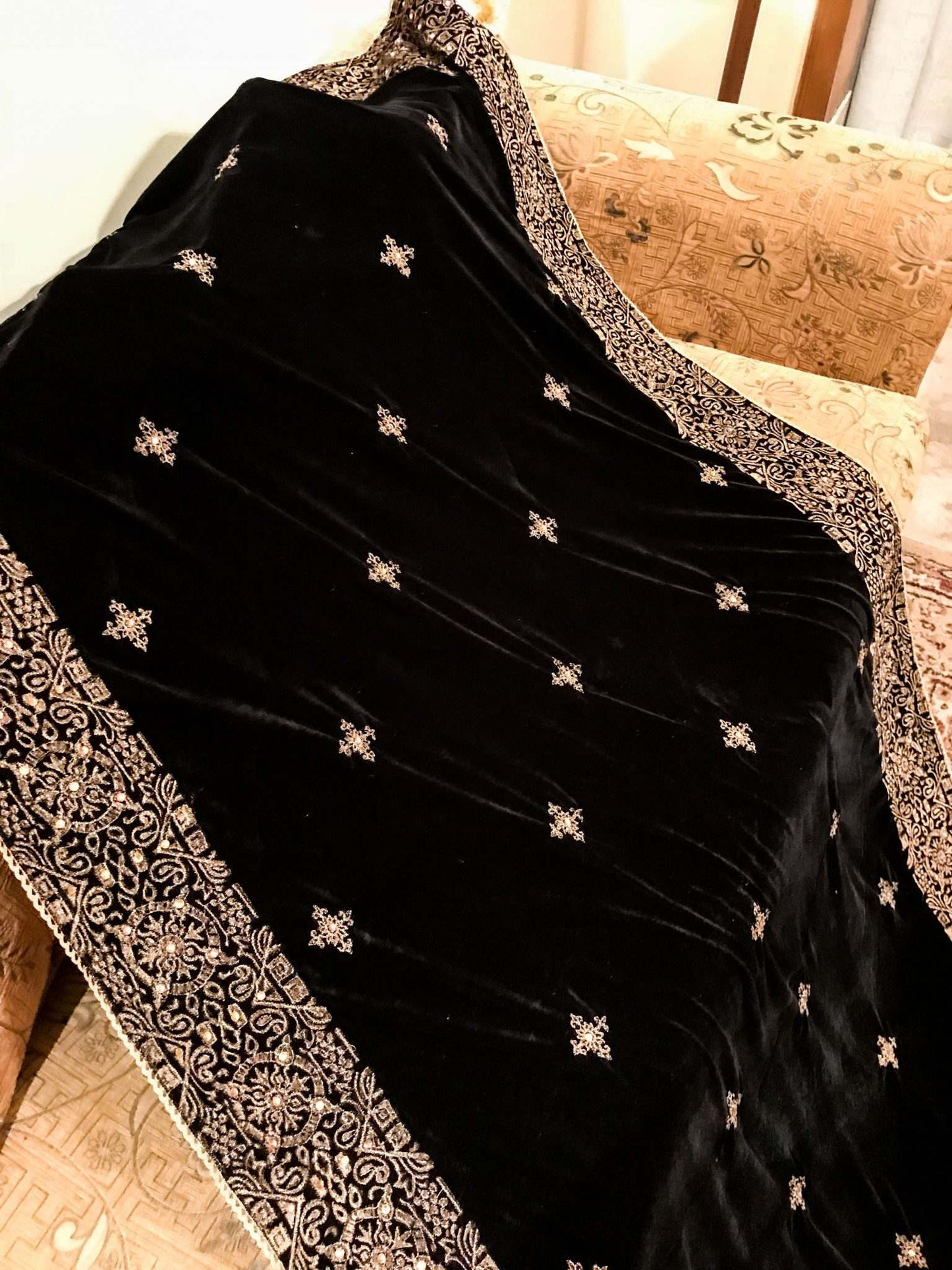 VT-20 Geometric shawl with tila outline, Banarsi border and stones on top with tassels