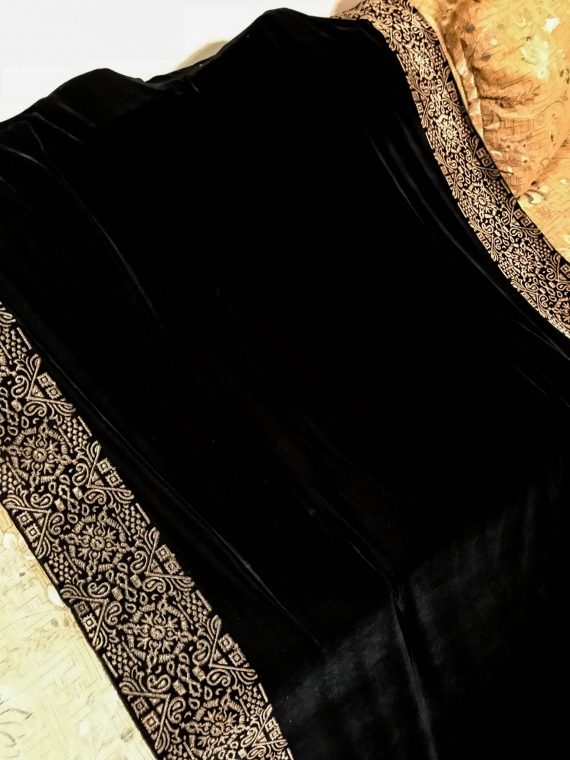 VT-51 Four sided simple block printed Velvet shawl