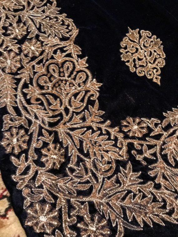 VT-52 Tila outlined pri floral boti Velvet shawl