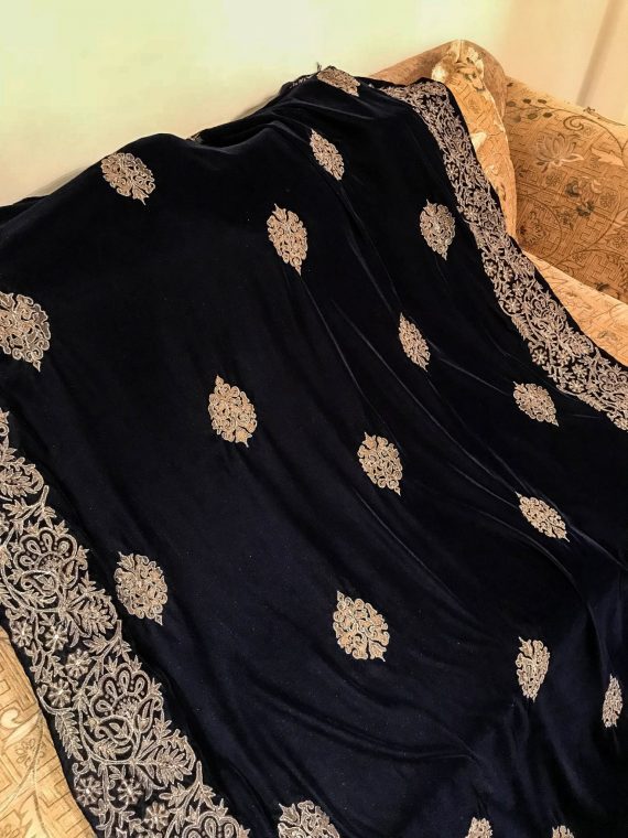 VT-52 Tila outlined pri floral boti Velvet shawl