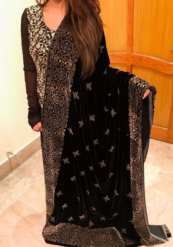 VT-05 Geometric Block printed Velvet Shawl