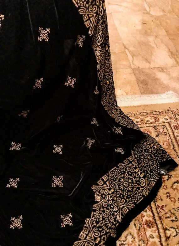 VT-05 Geometric Block printed Velvet Shawl